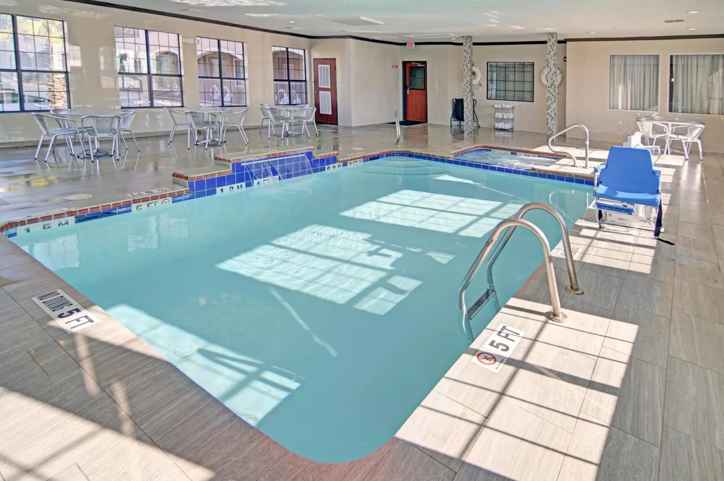 Swimming Pool in Comfort Inn & Suites Beachfront