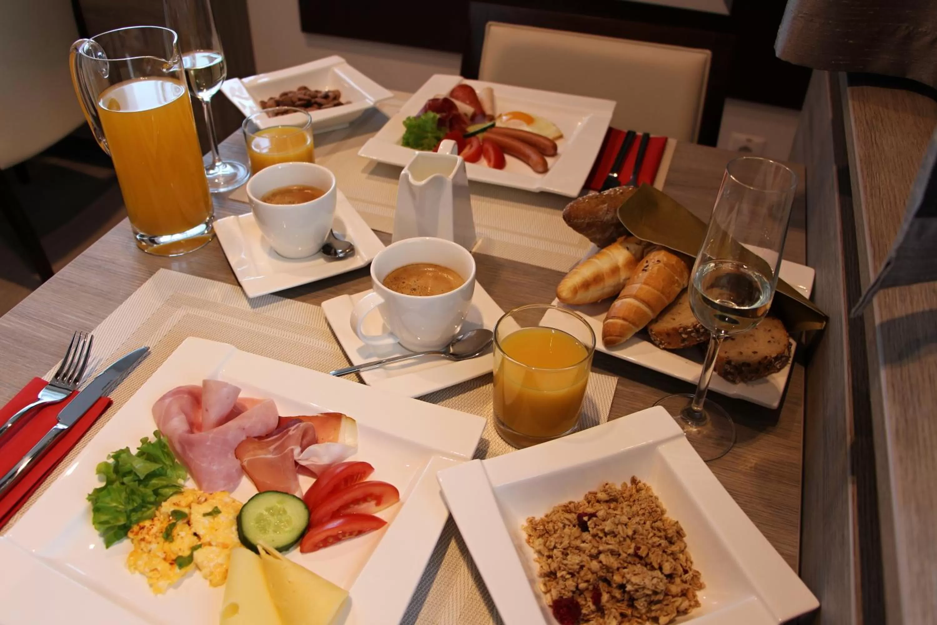 Food and drinks in Boutique Hotel Villa ZAUBER