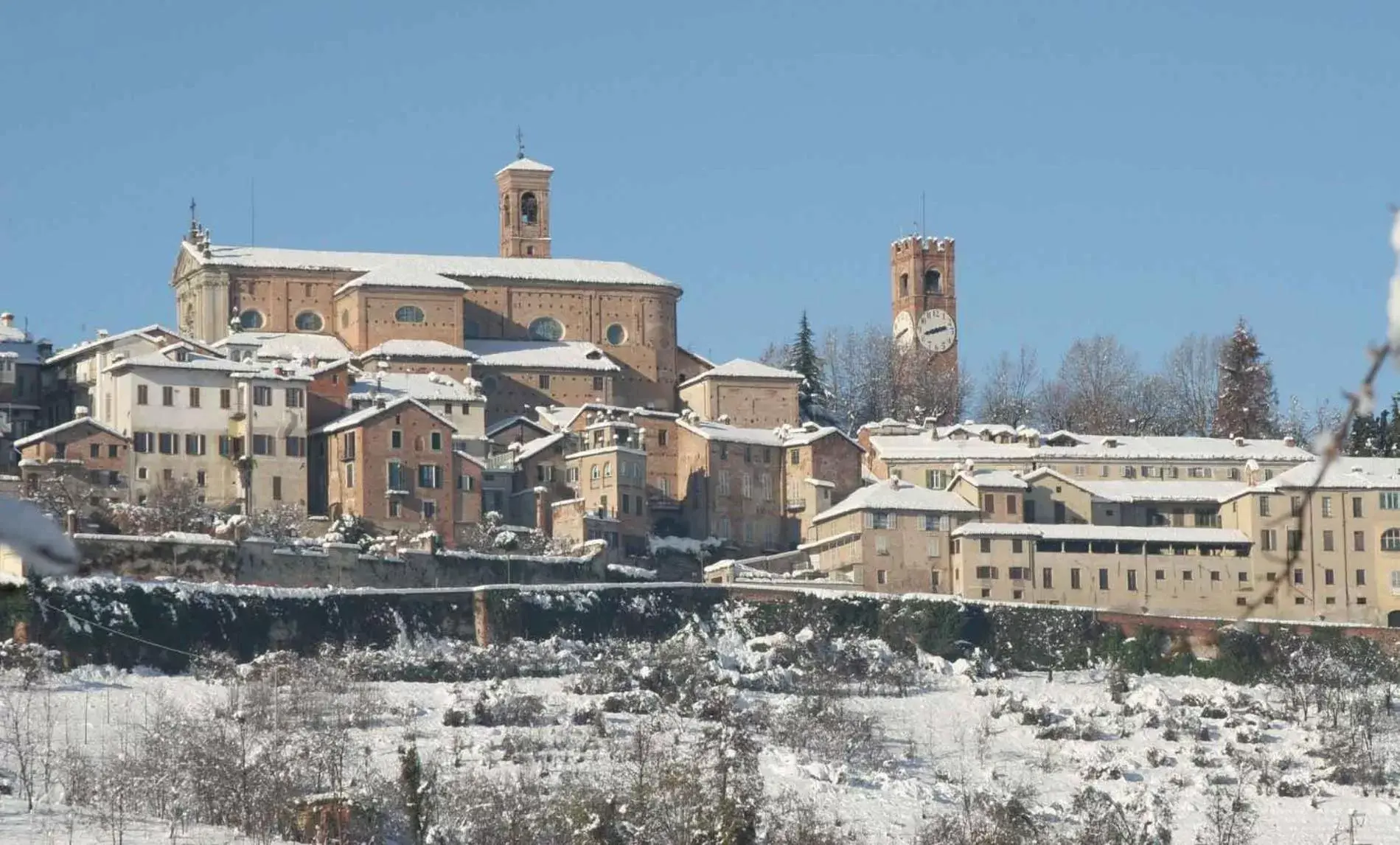 Nearby landmark, Winter in Albergo dell'Academia
