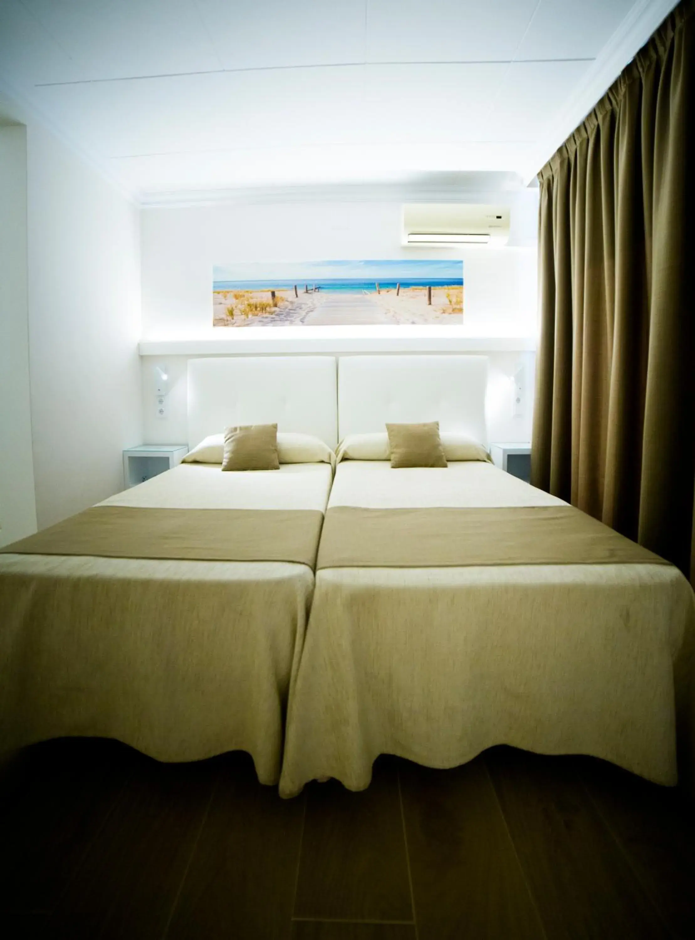 Bed in Hotel Claramar
