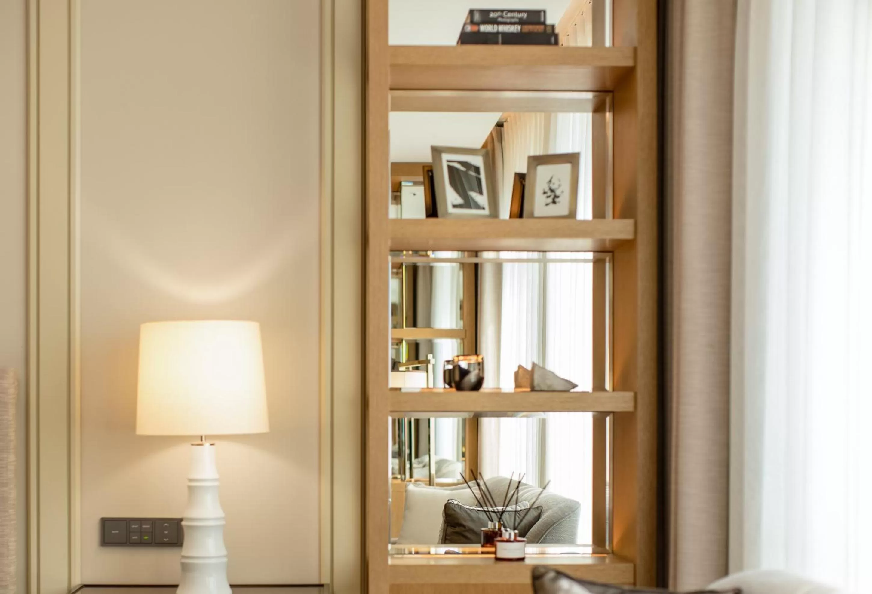 Bedroom in Paradise City