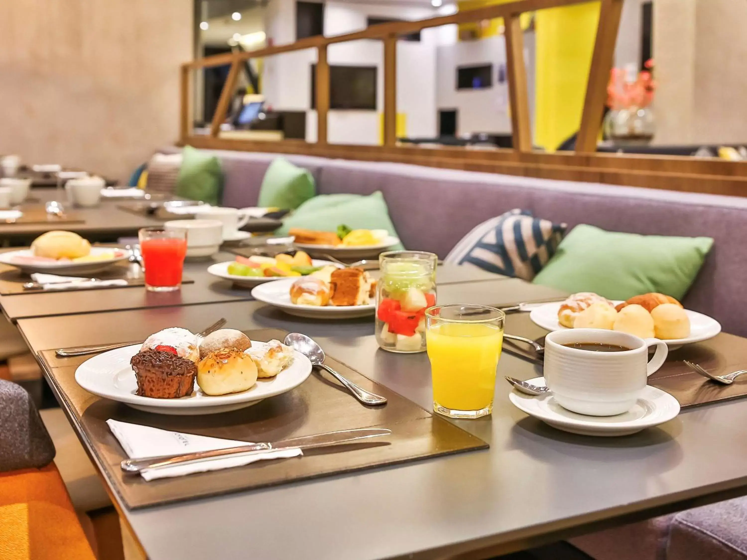 Restaurant/places to eat in Novotel Sorocaba Restaurant/places to eat in Novotel Sorocaba