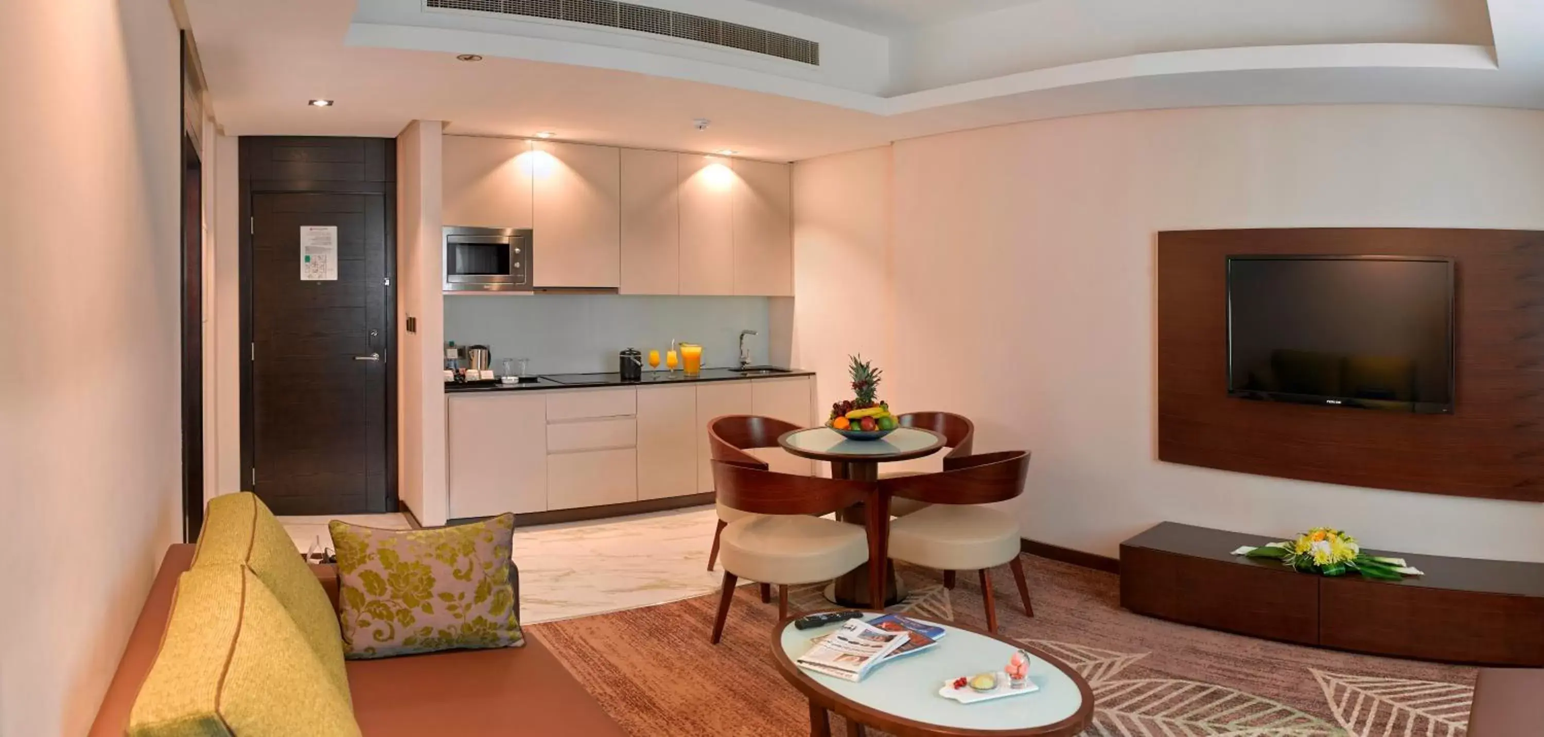 Kitchen or kitchenette, Kitchen/Kitchenette in Ramee Rose Hotel