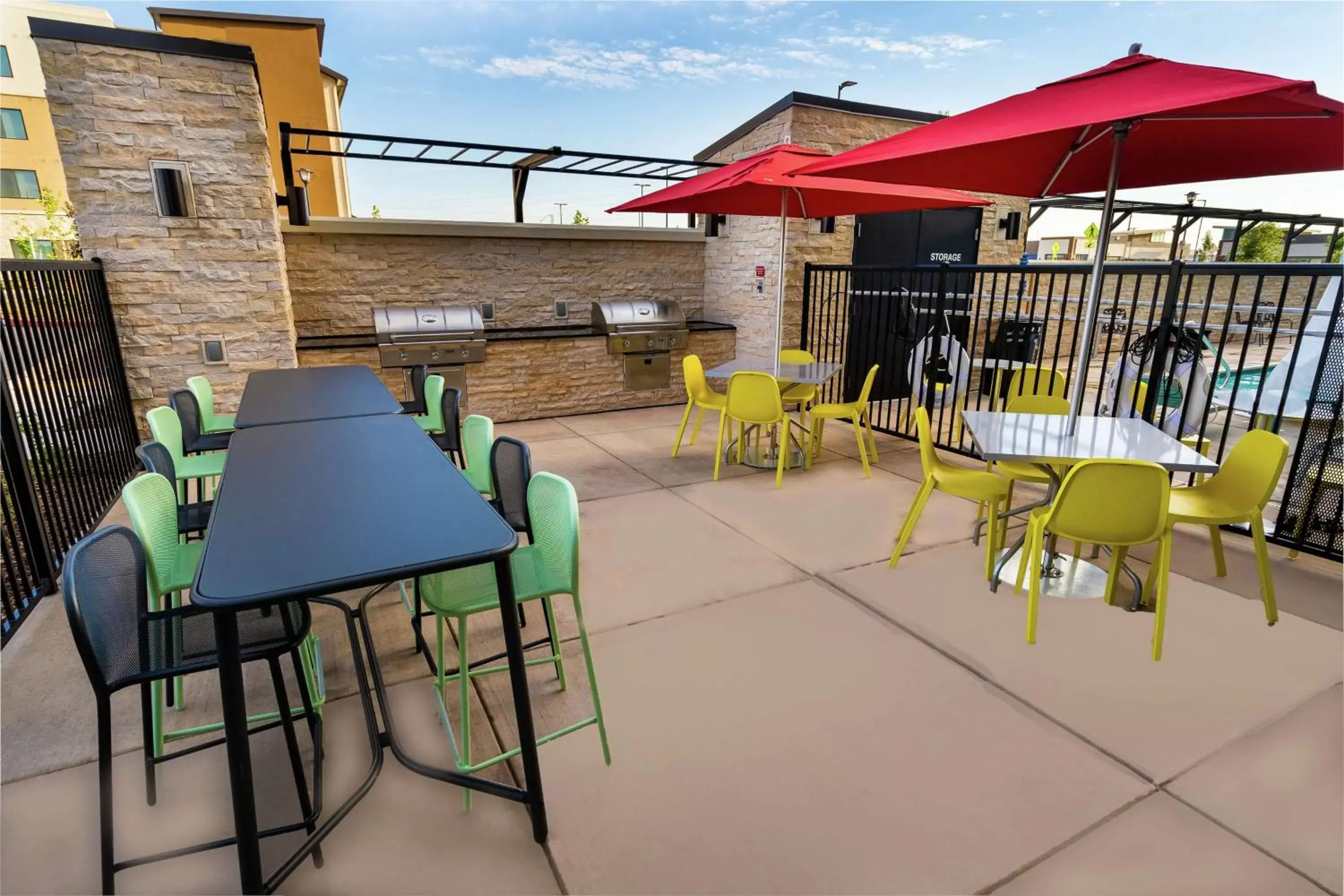 Patio, Restaurant/Places to Eat in Home2 Suites By Hilton Roseville Sacramento