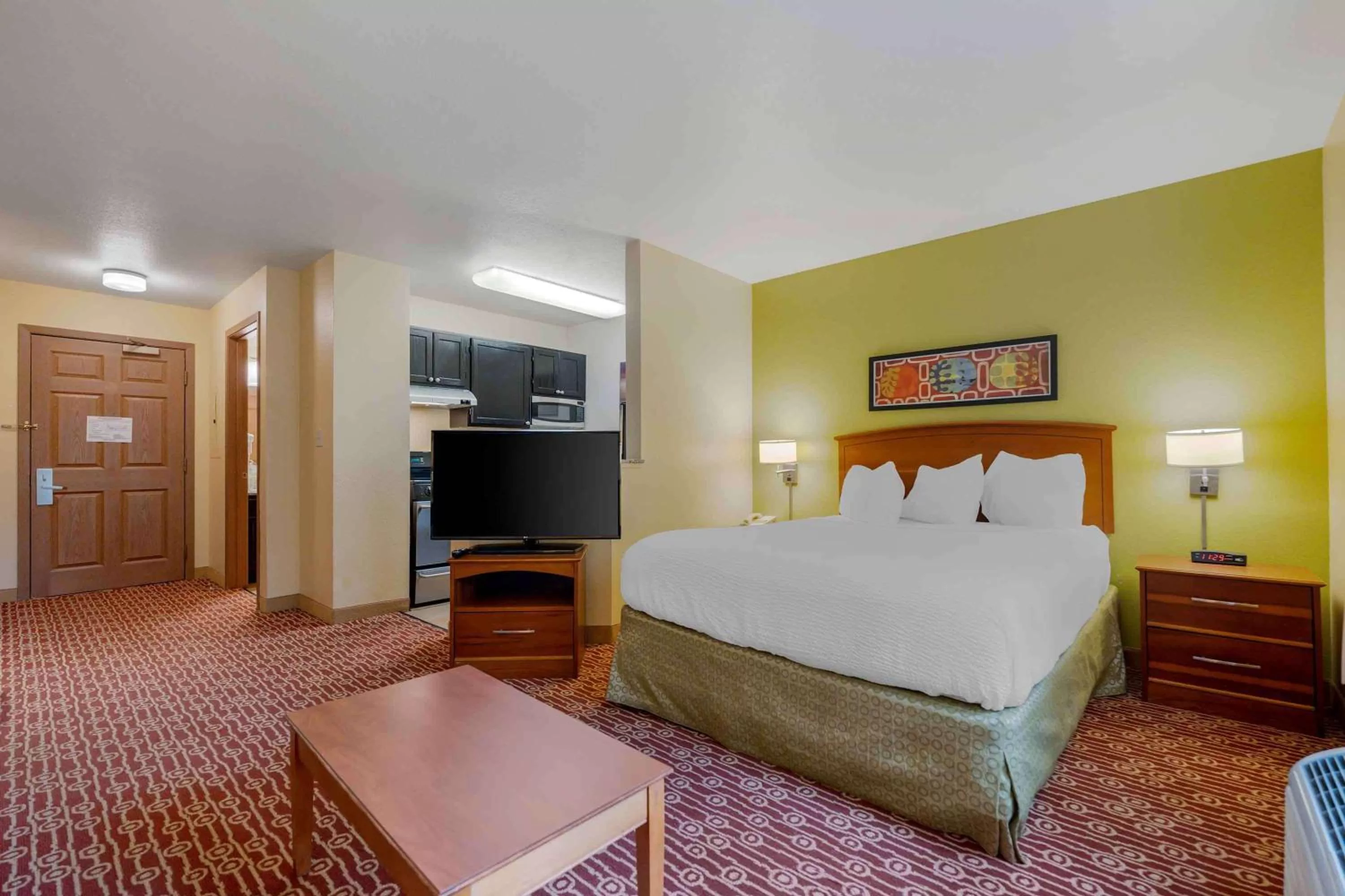 Bedroom, Bed in Extended Stay America Suites - Chicago - Elgin - West Dundee