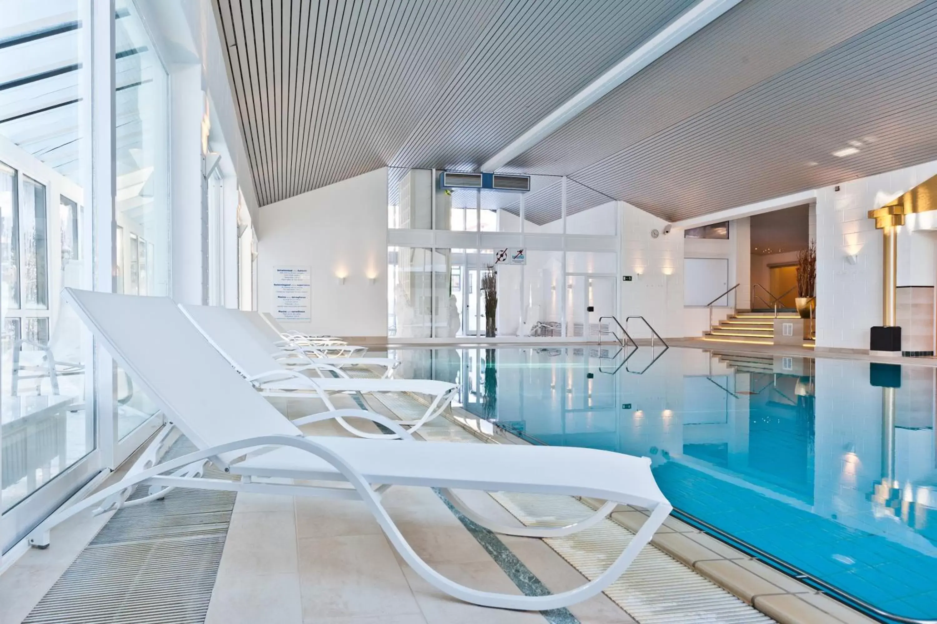 Spa and wellness centre/facilities, Swimming Pool in MONDI Resort und Chalet Oberstaufen