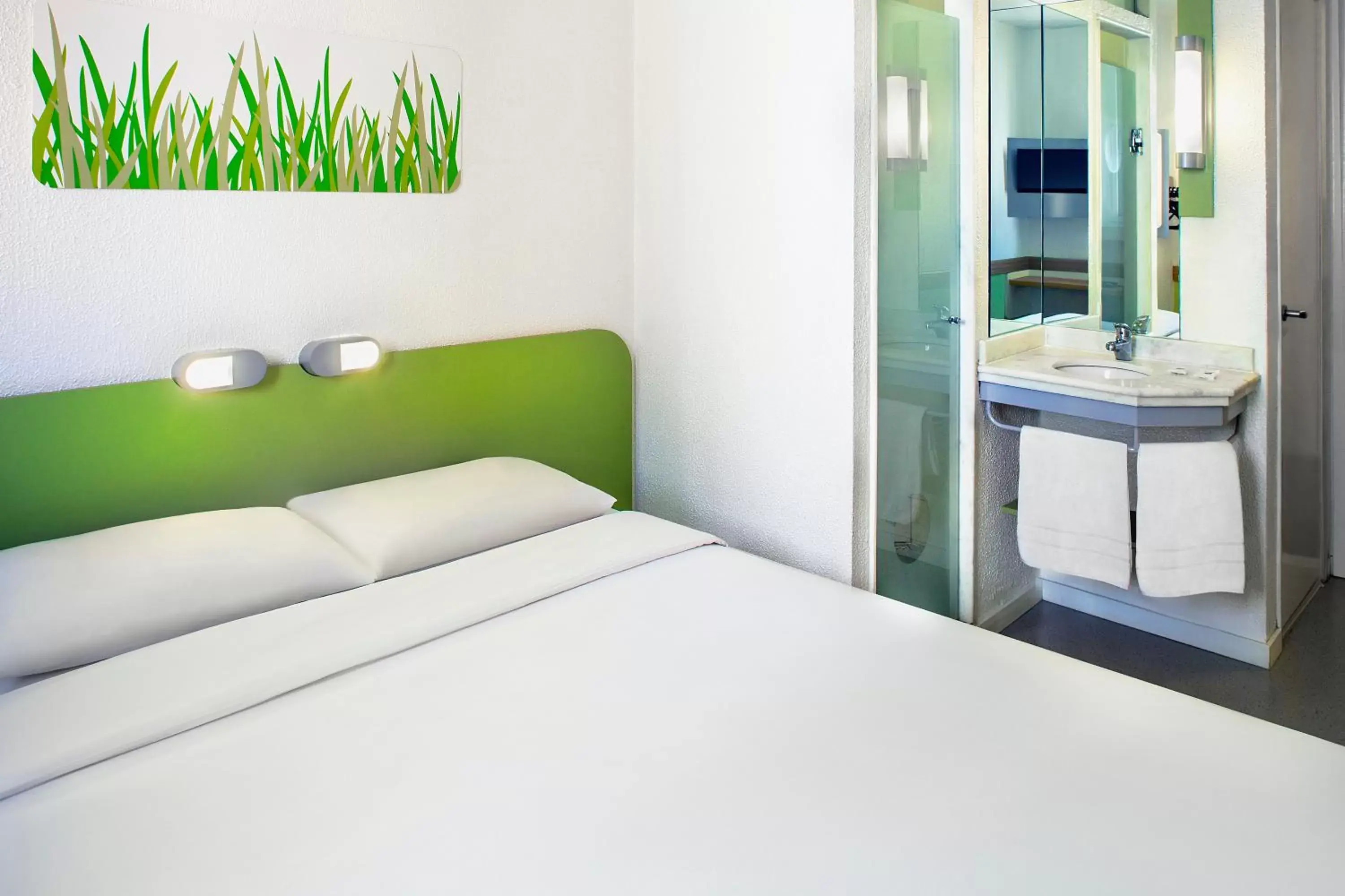 Toilet, Bed in ibis budget Belo Horizonte Minascentro