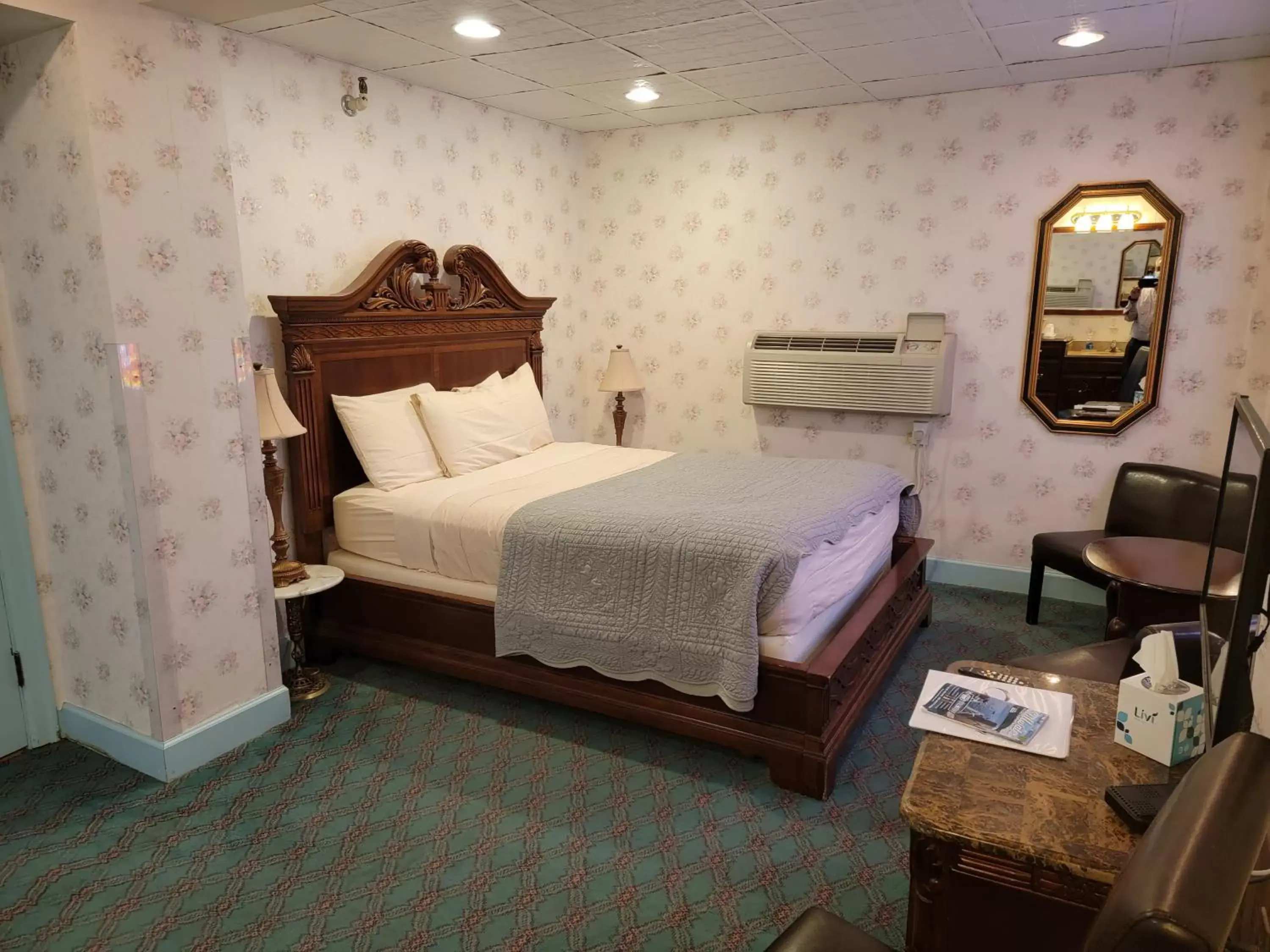 Bedroom, Bed in Lowell Inn