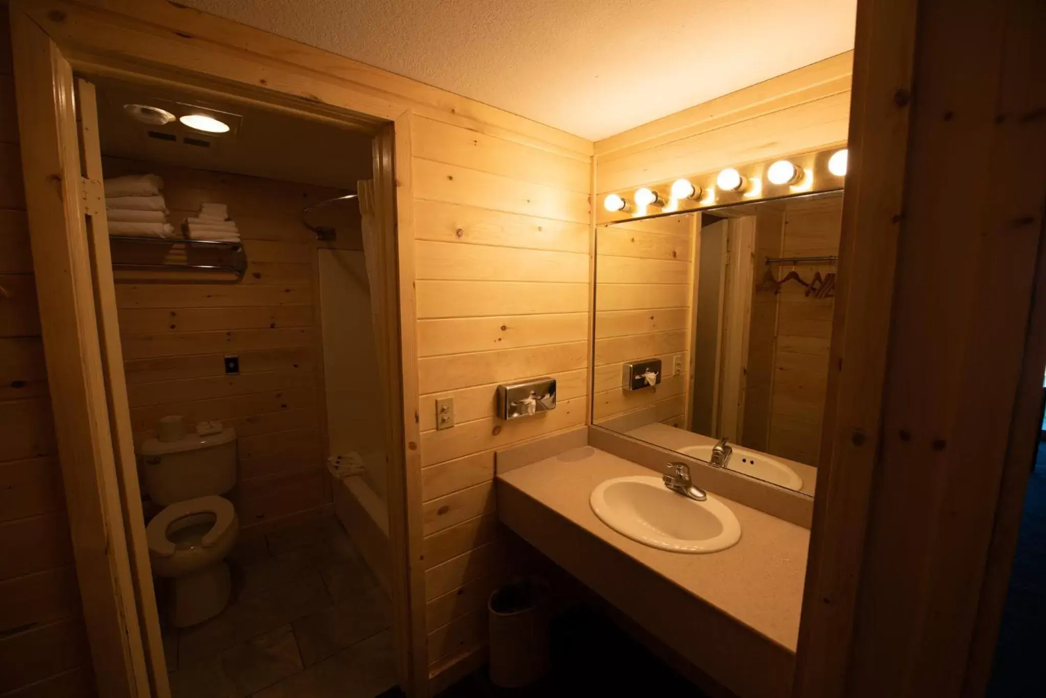 Bathroom in Quality Inn And Suites Beachfront