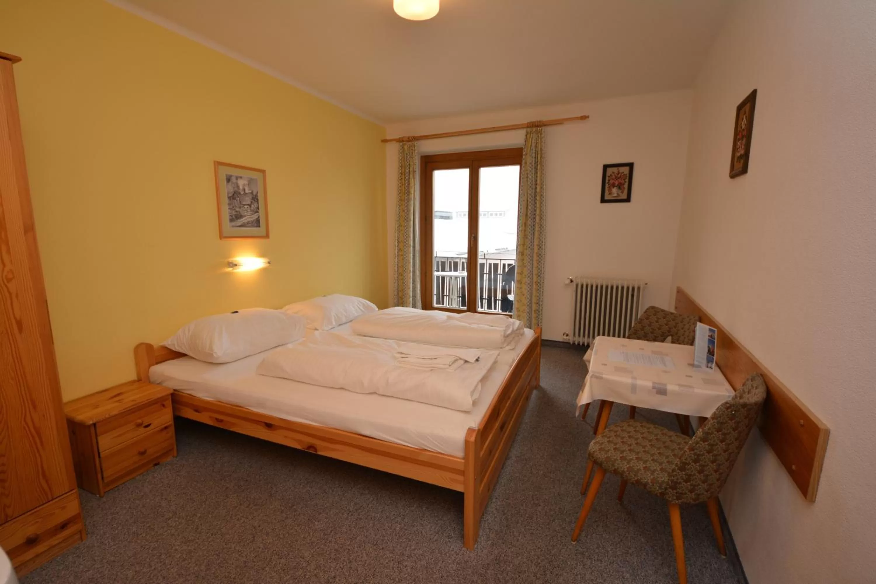 Bedroom, Bed in Haus Kleineisen by Châtel Reizen