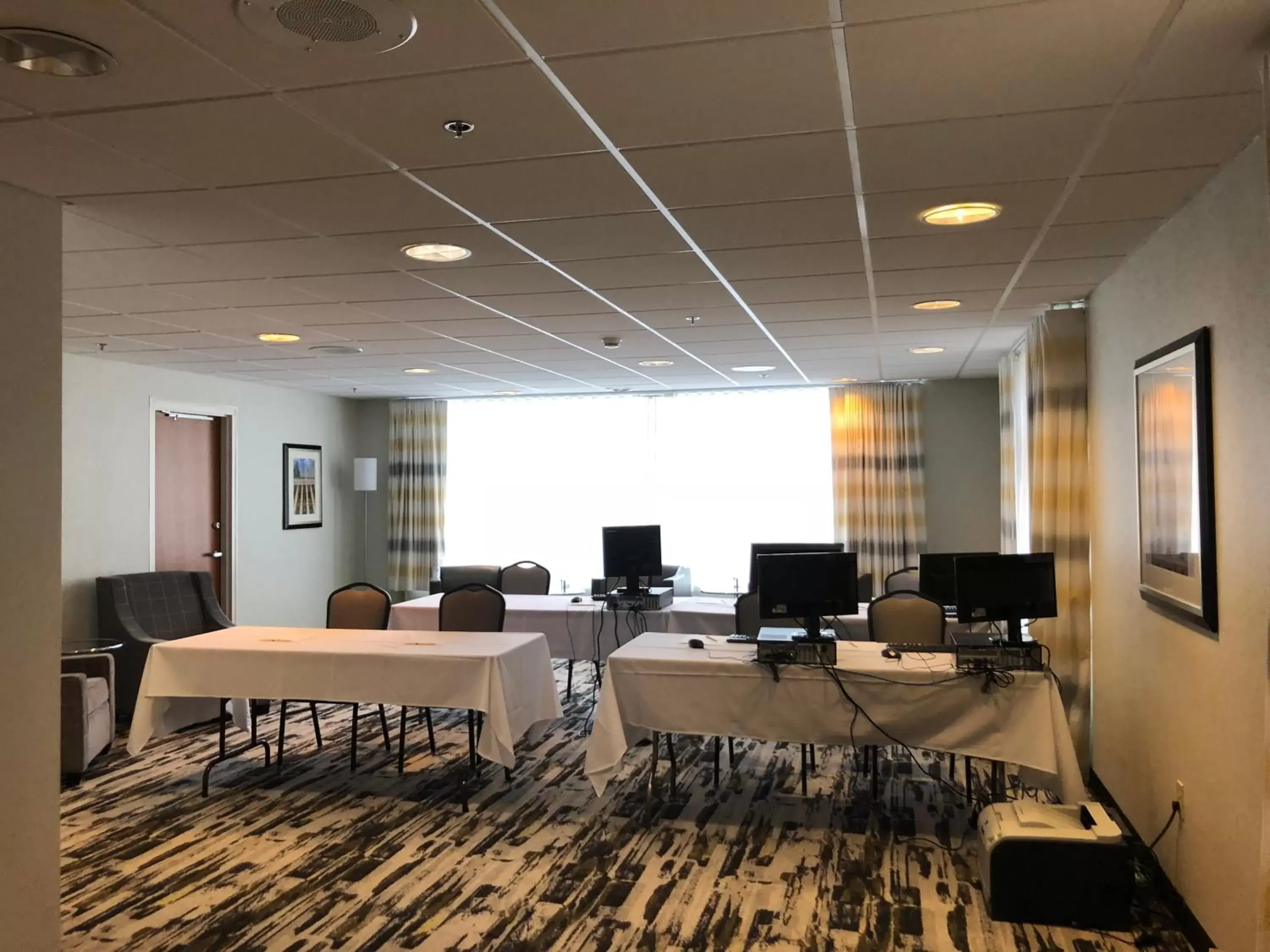 Meeting/conference room in Wyndham Garden Buffalo Downtown