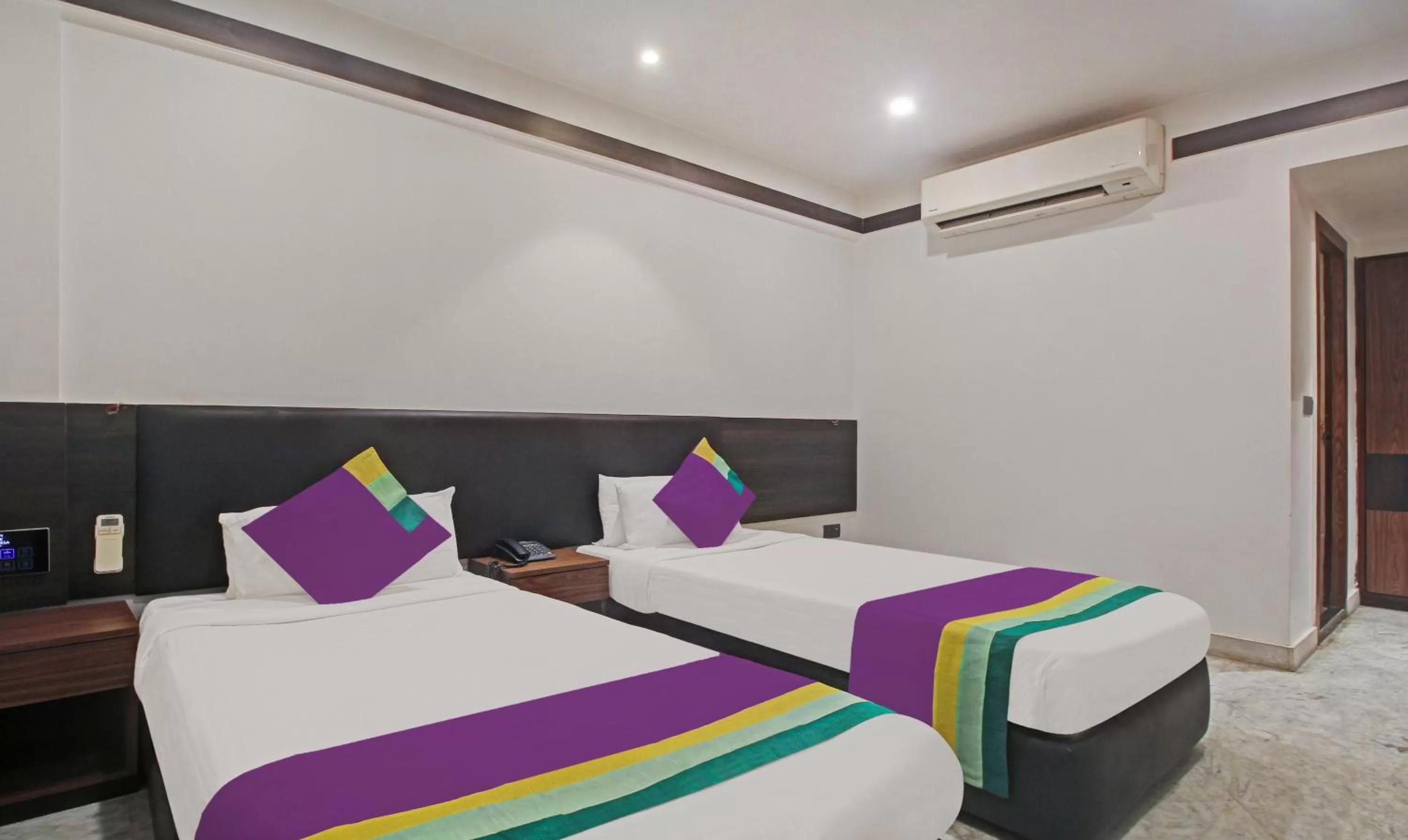 Bedroom, Bed in Treebo Tryst Dee Empresa