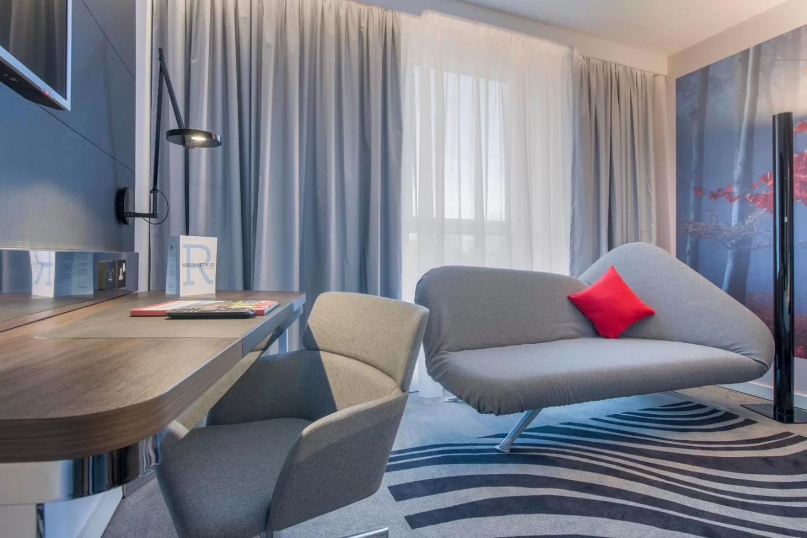 Seating area in Novotel York Centre