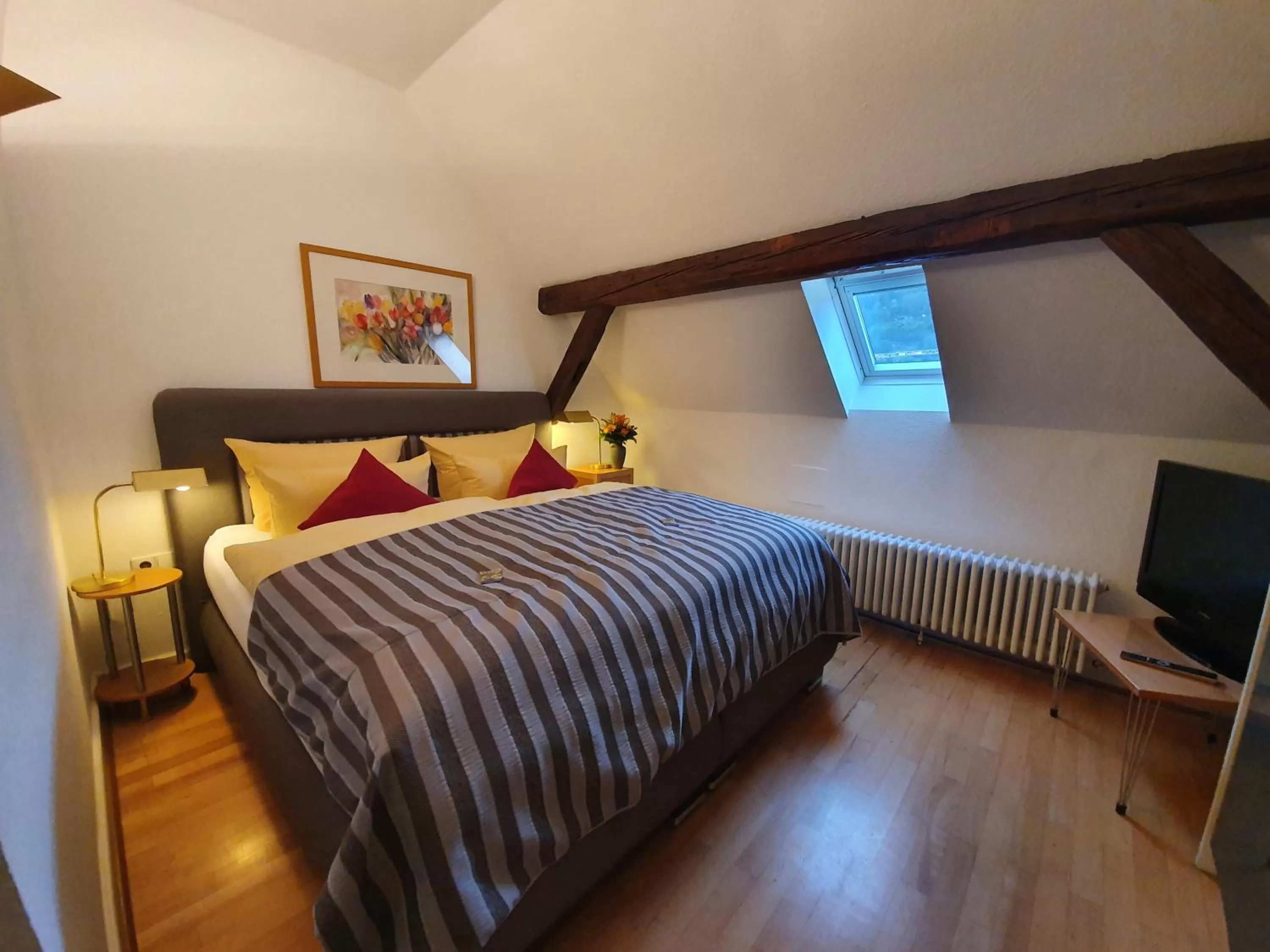 Bed in Hotel Goldener Falke