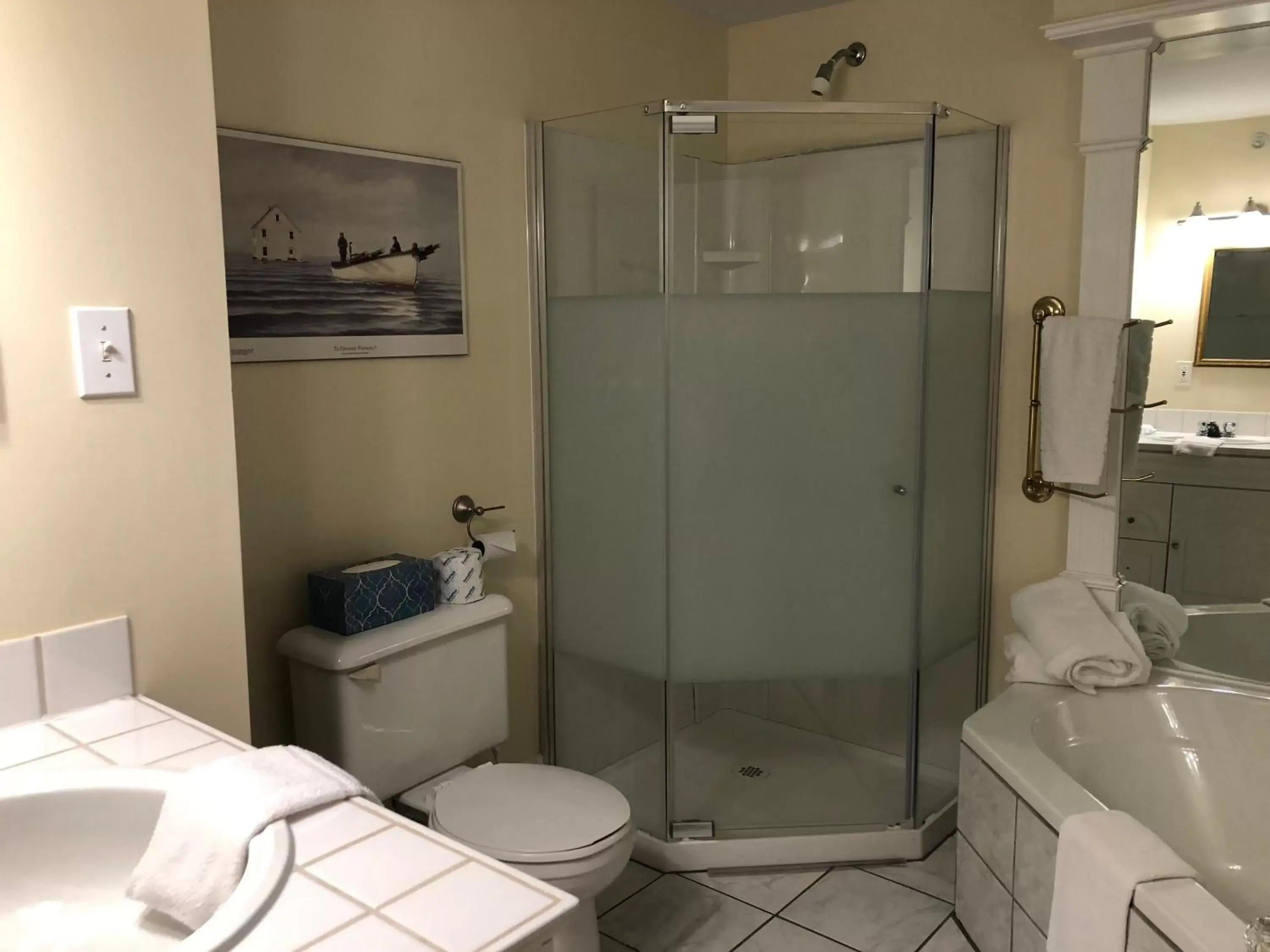 Bathroom in Leaside Manor