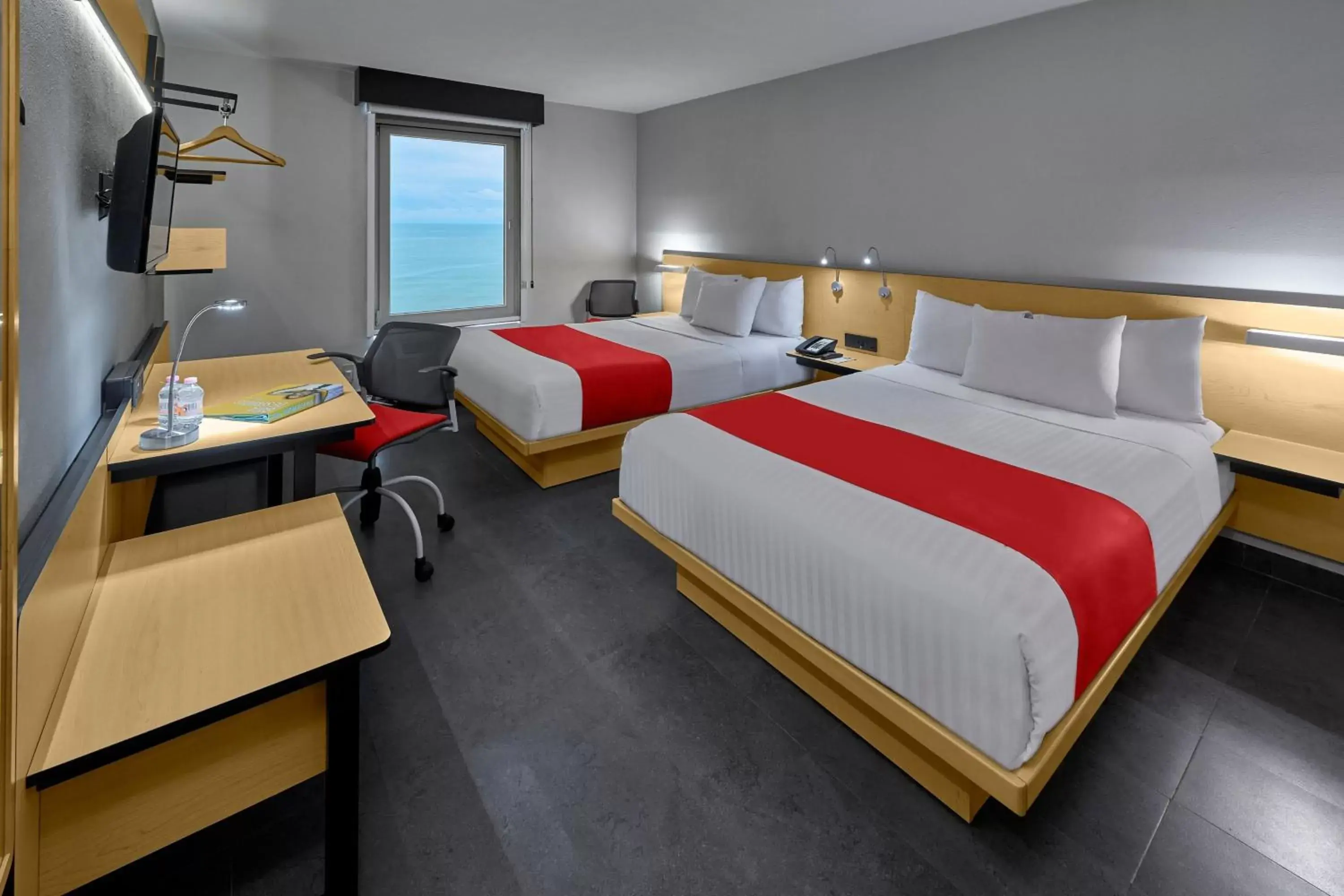 Photo of the whole room, Bed in City Express by Marriott Veracruz