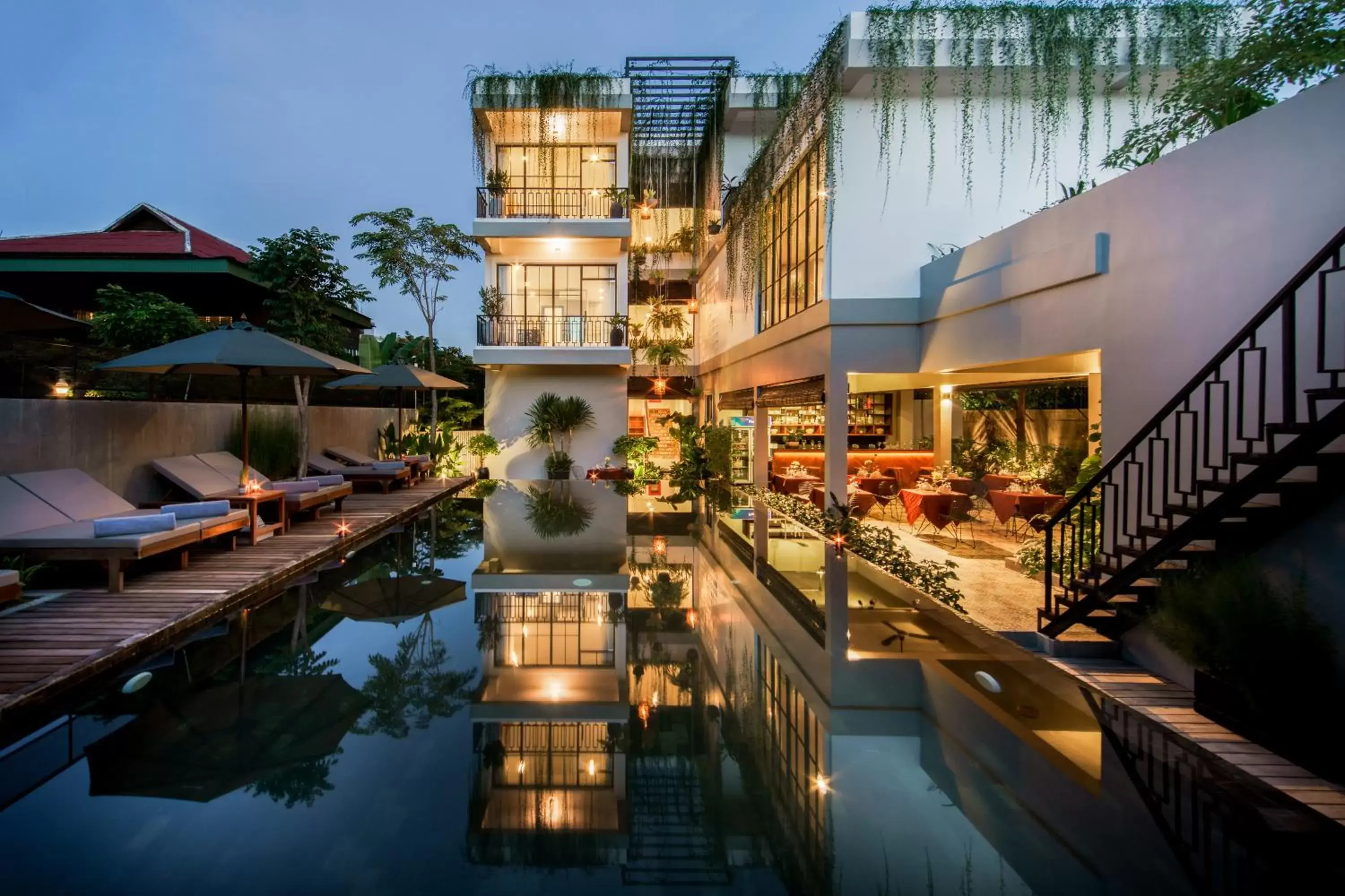 Swimming pool in Vihara Angkor