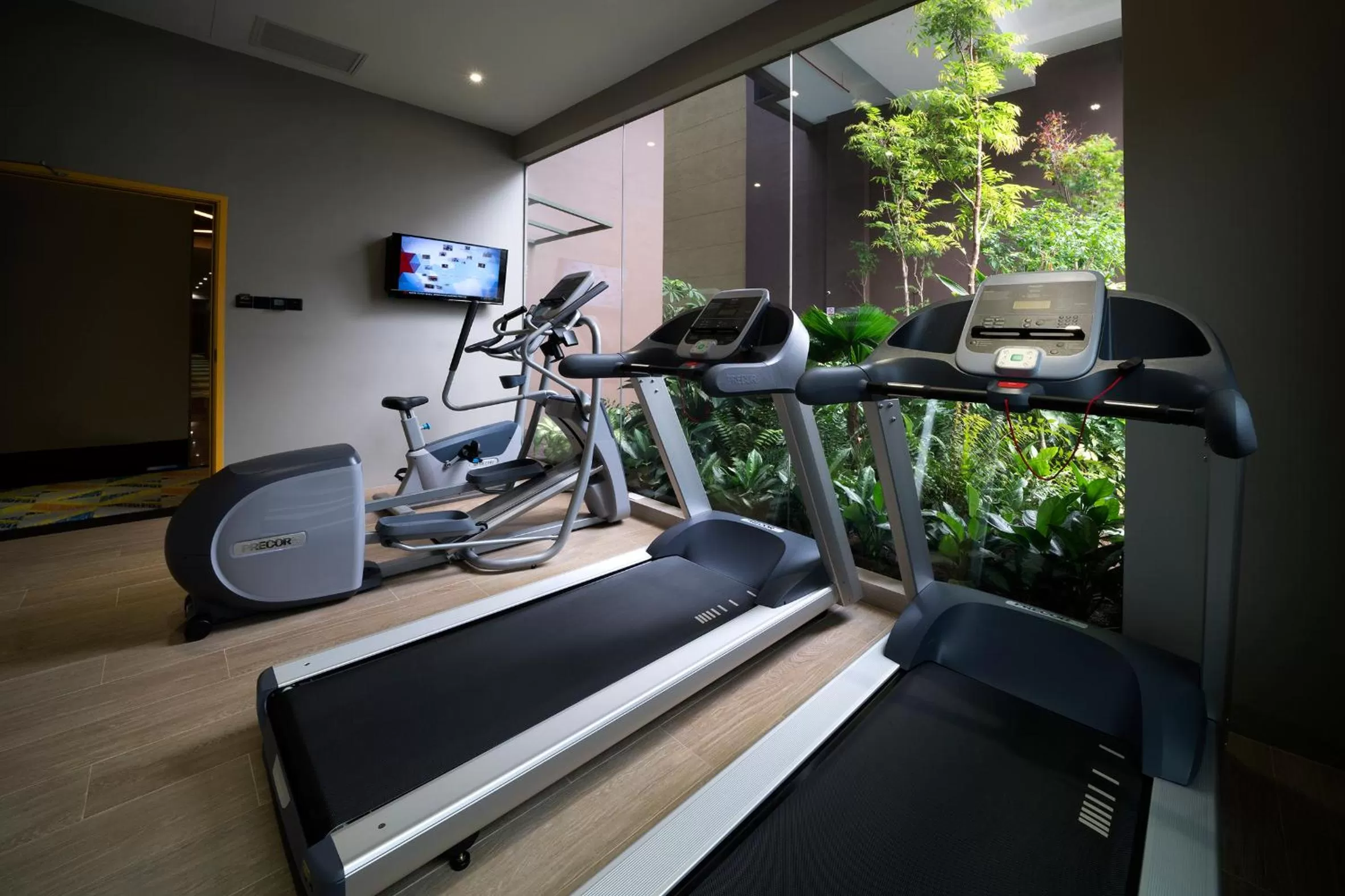 Fitness centre/facilities in Hotel Mi Bencoolen