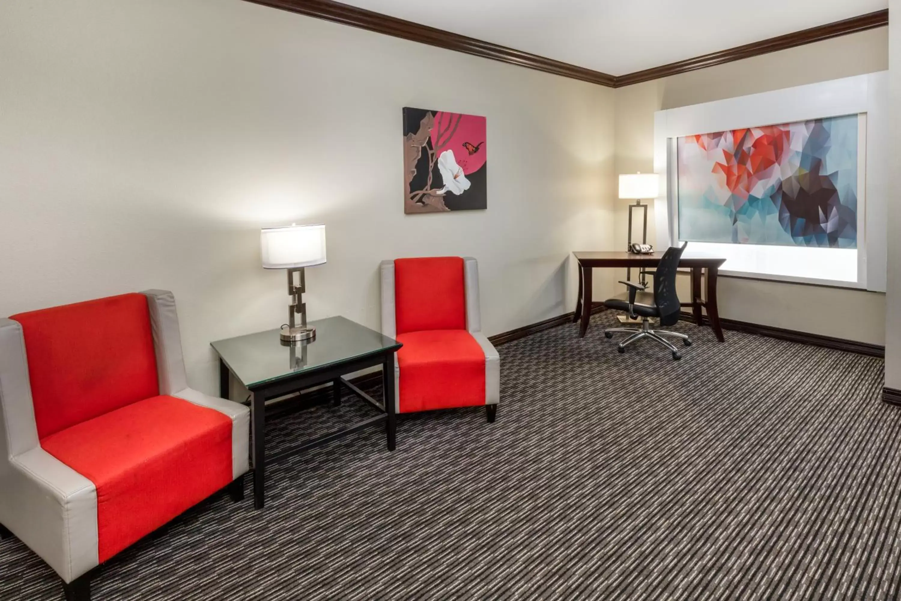 Seating Area in Hawthorn Suites by Wyndham Lubbock