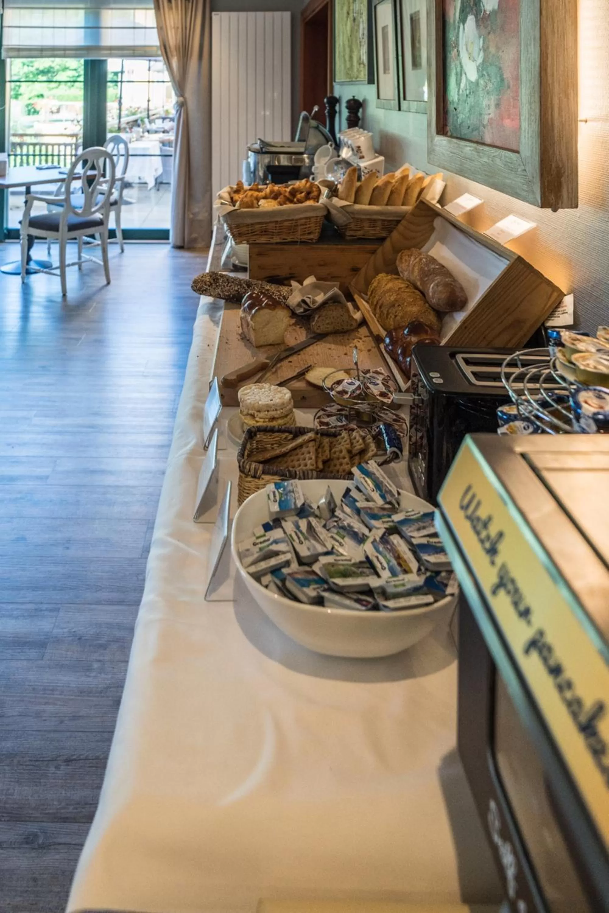 Restaurant/places to eat in Hotel La Barcarolle