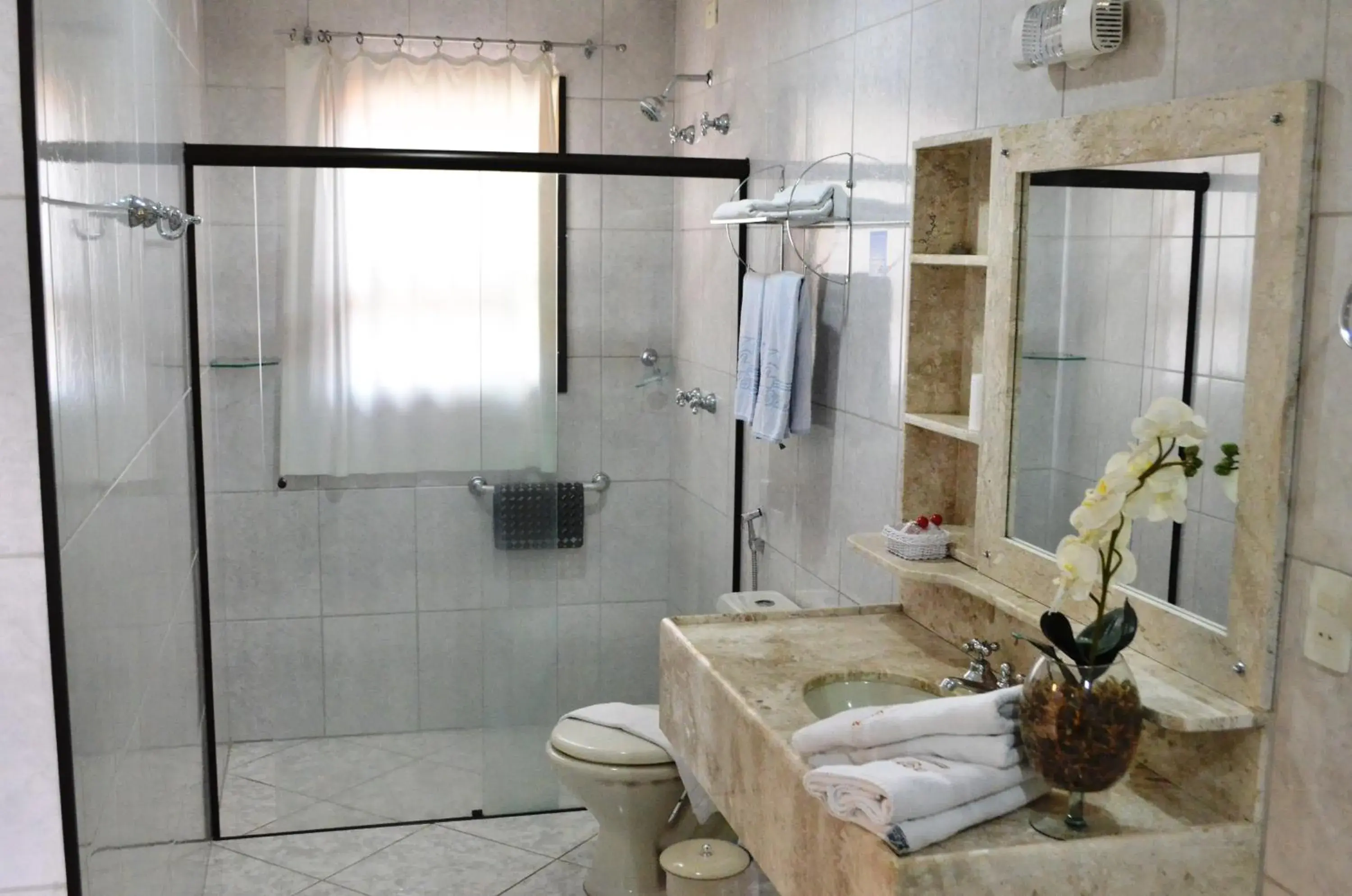 Day, Bathroom in Hotel São Luiz