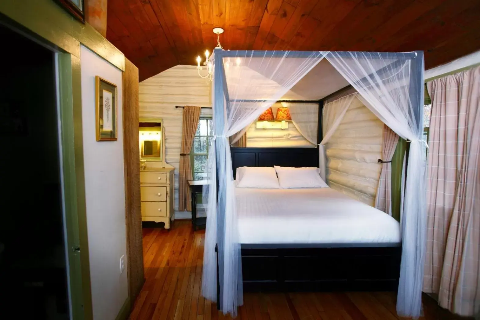 Photo of the whole room, Bunk Bed in The Pines Cottages