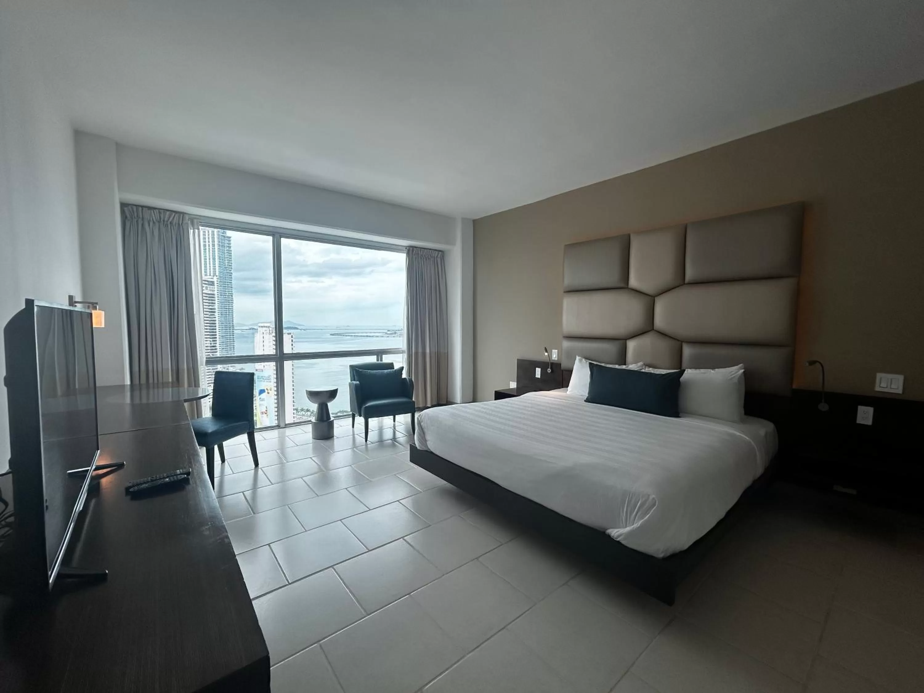 Photo of the whole room, Bed in Decapolis Hotel Panama City