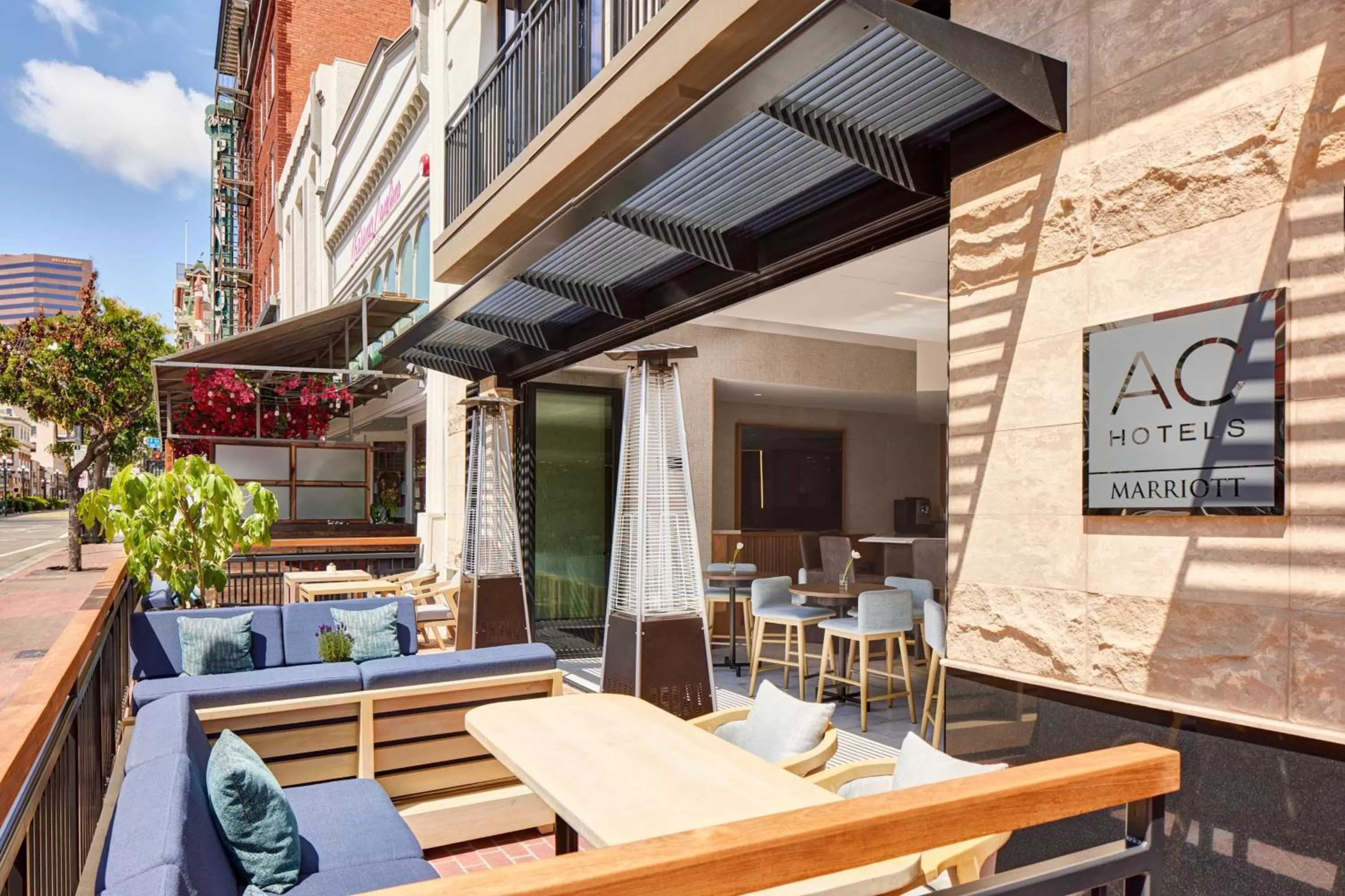 Restaurant/places to eat in AC Hotel by Marriott San Diego Downtown Gaslamp Quarter