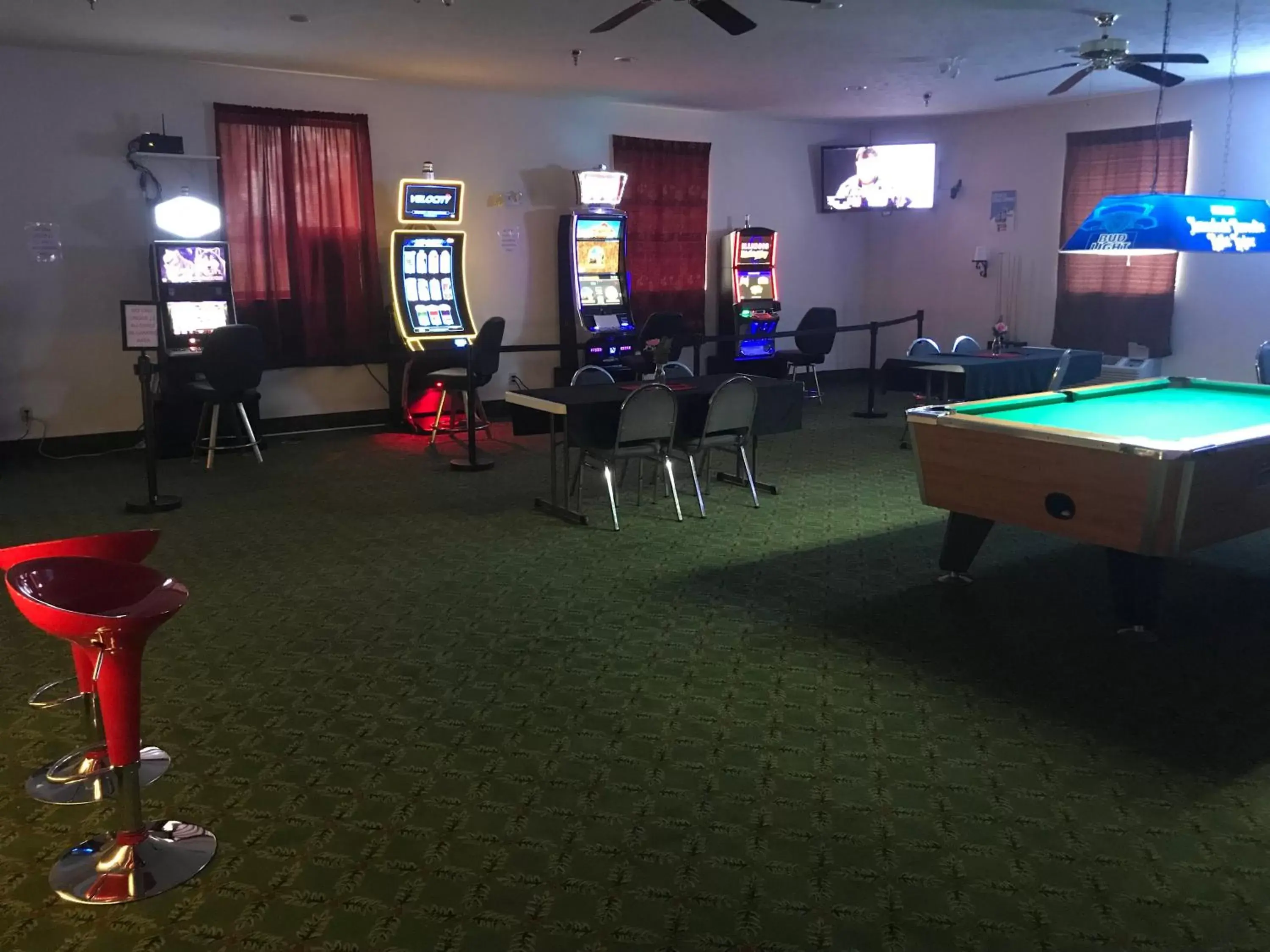 Billiard, Billiards in Americas Best Value Inn Pinckneyville