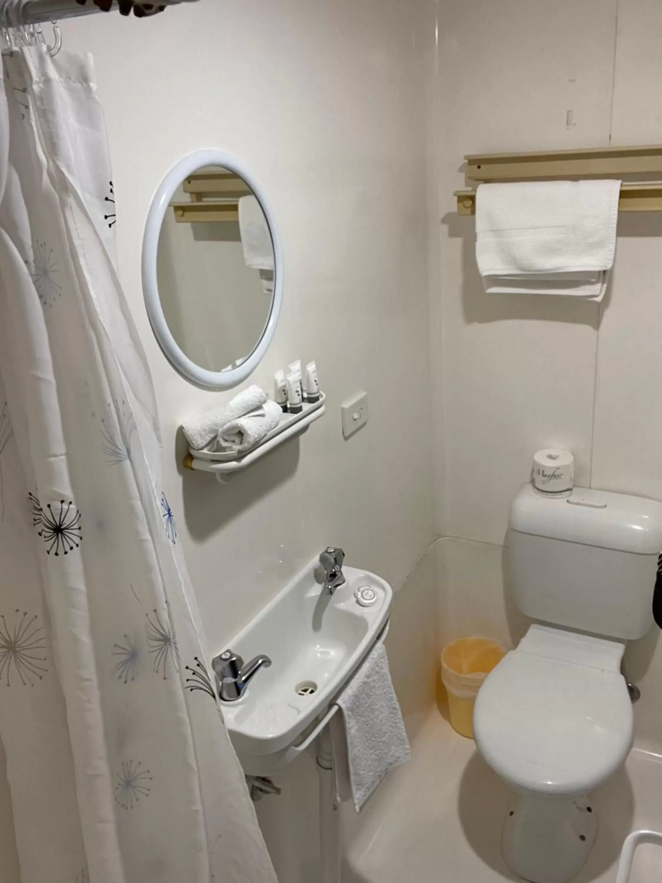 Toilet, Bathroom in Siesta Villa