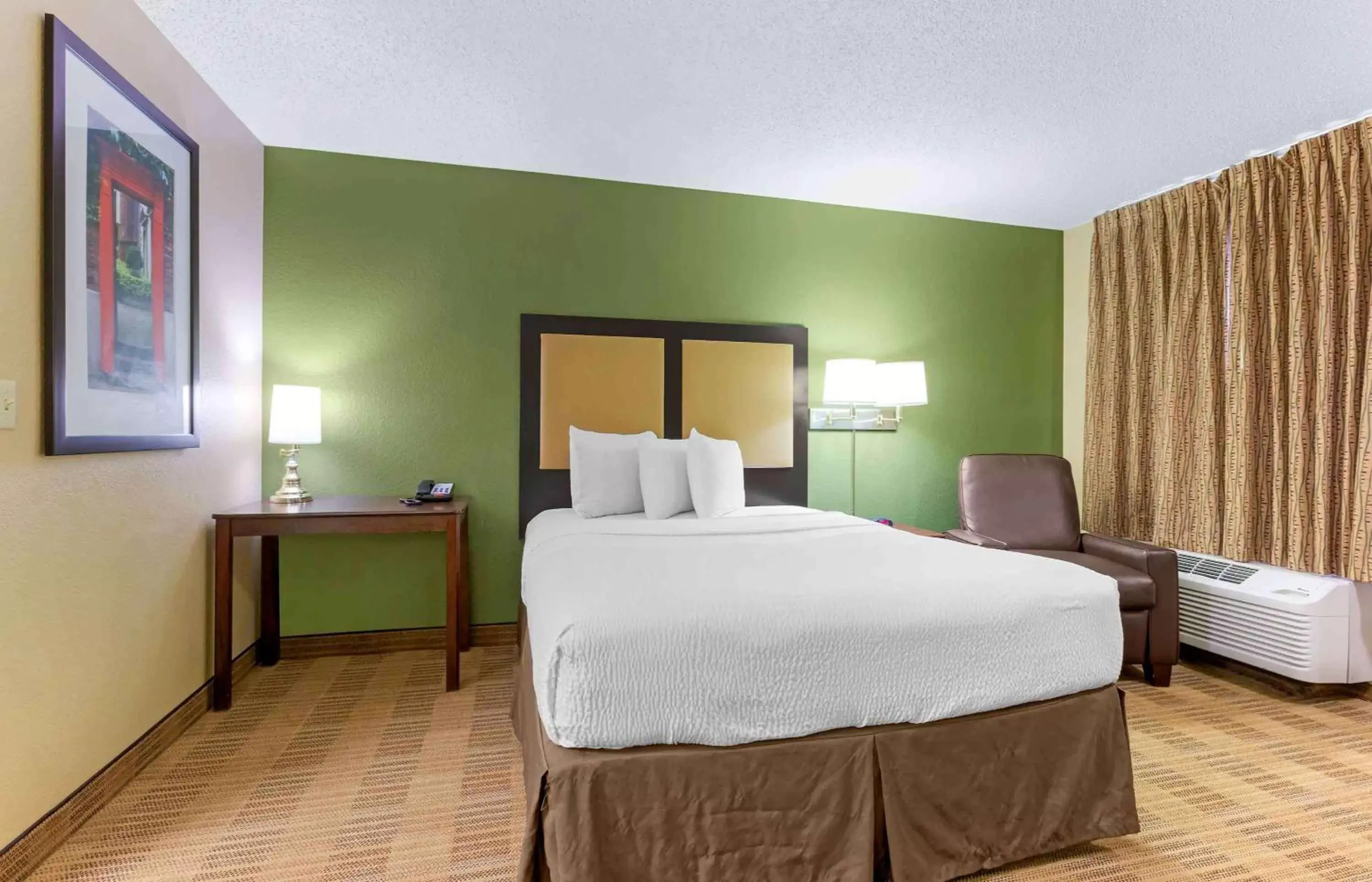 Bedroom, Bed in Extended Stay America Suites - Tucson - Grant Road