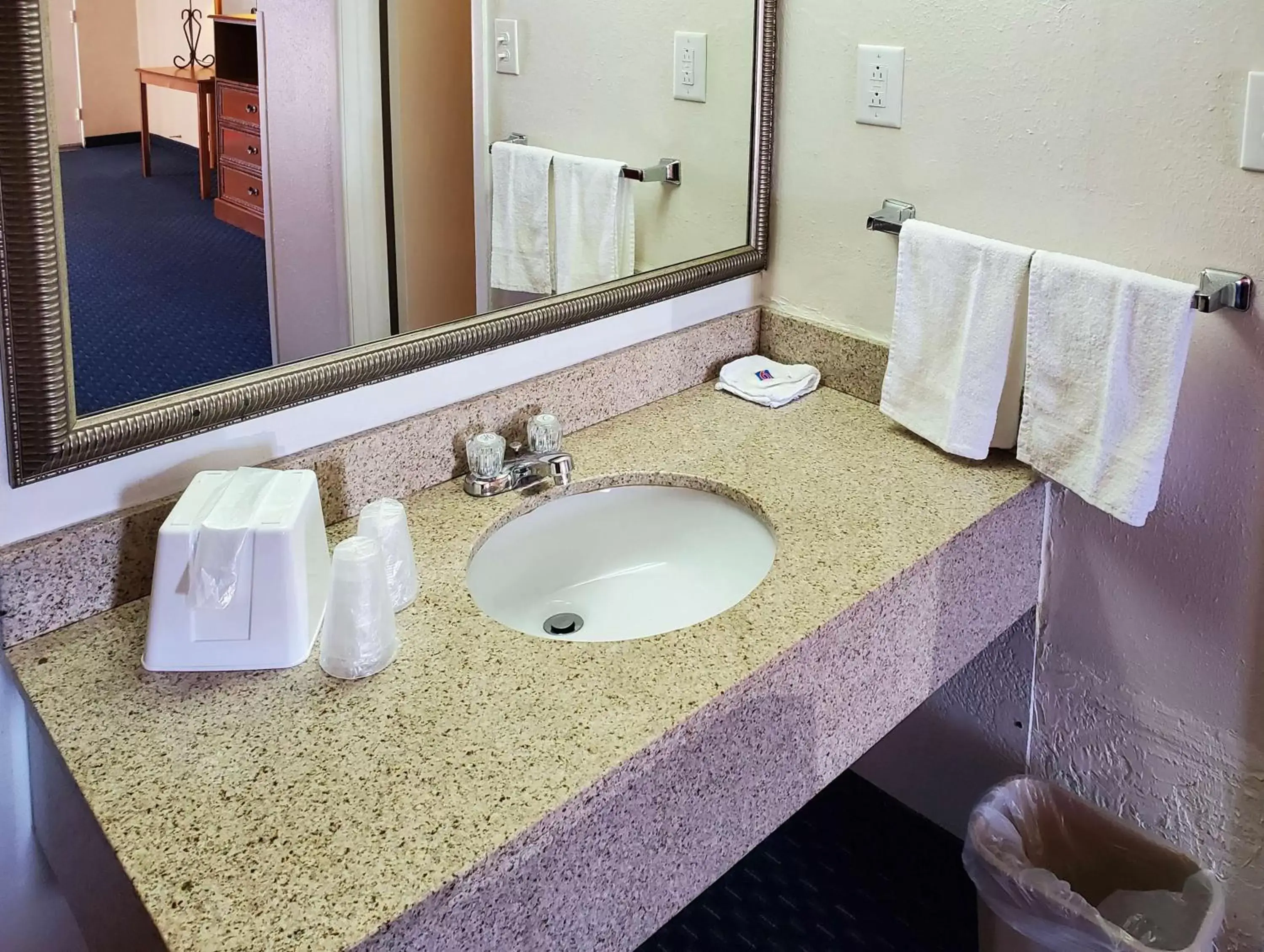 Bedroom, Bathroom in Motel 6-Canon City, CO 719-458-1216