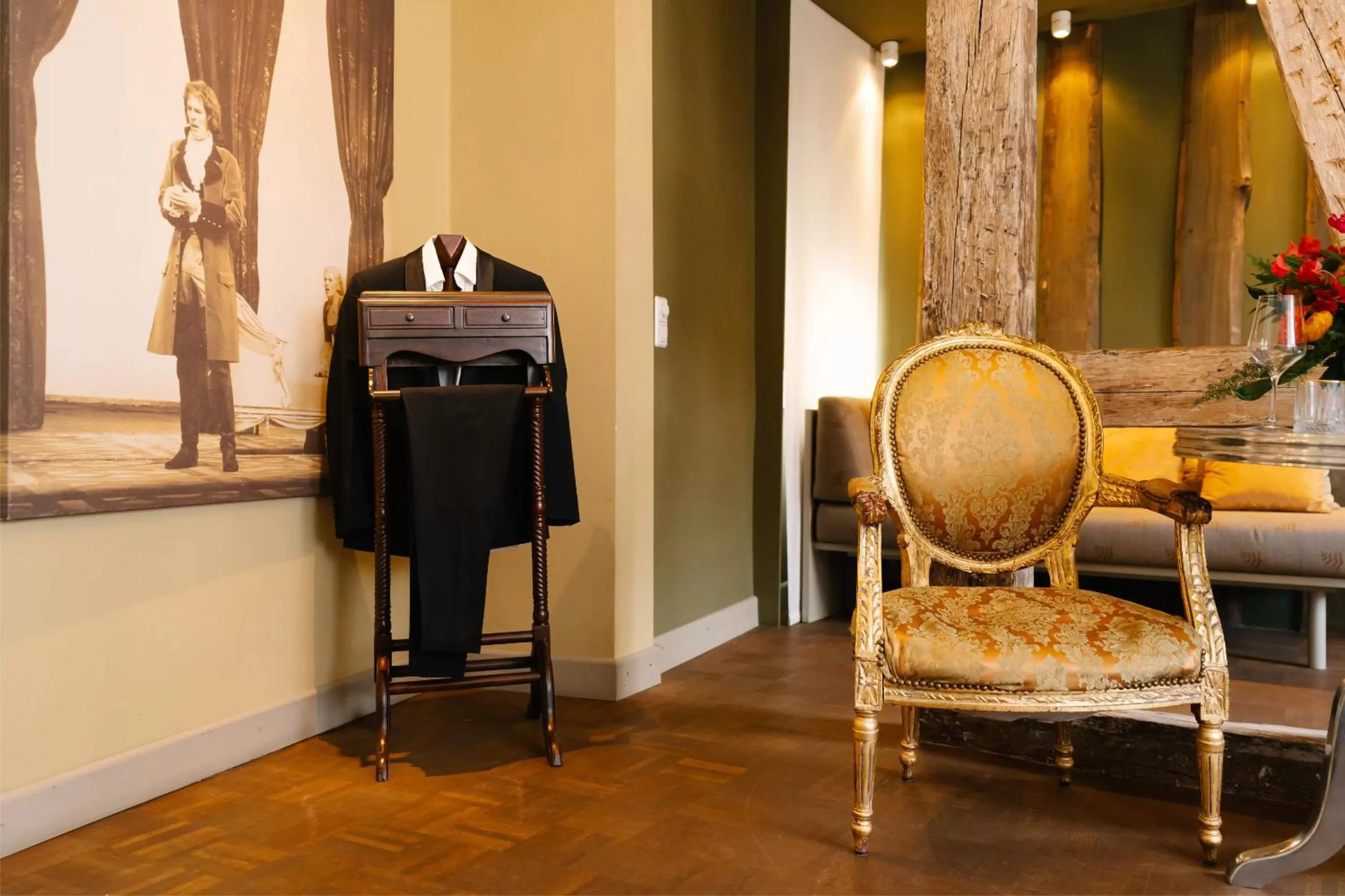 Bedroom, Seating Area in Hotel Schiller