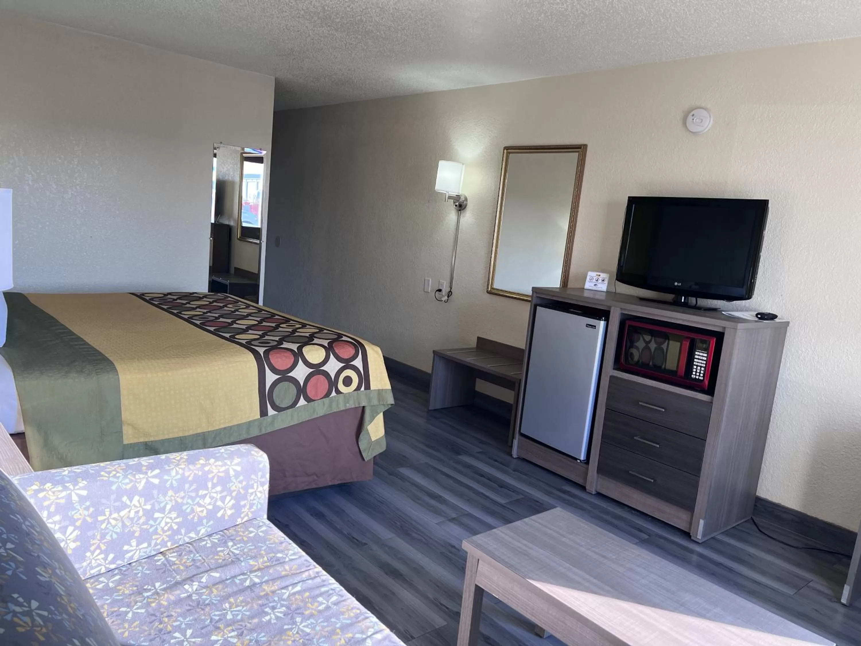 Bed in Super 8 by Wyndham Ft Stockton
