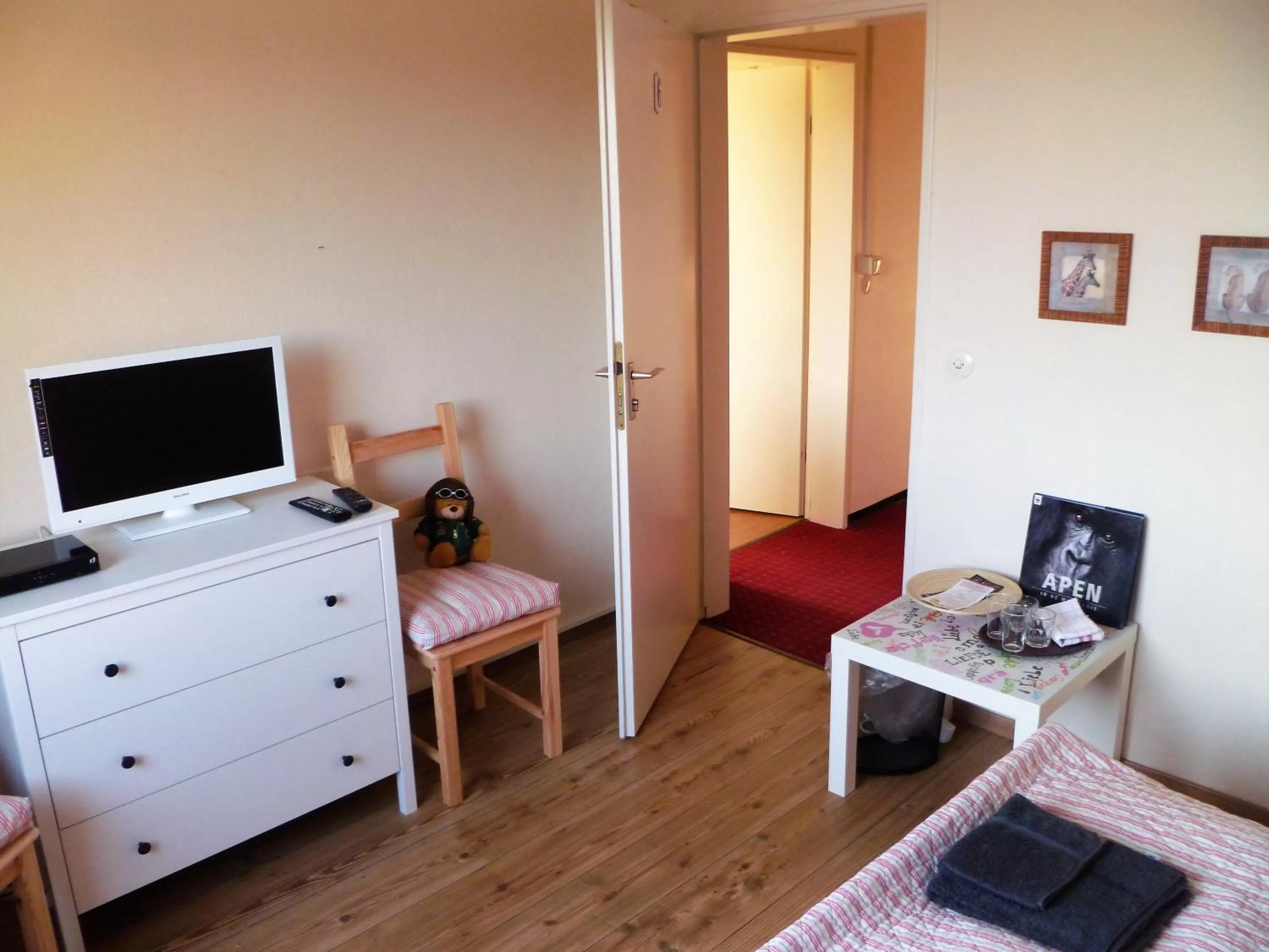 Bedroom, TV/Entertainment Center in B&B Orchidee