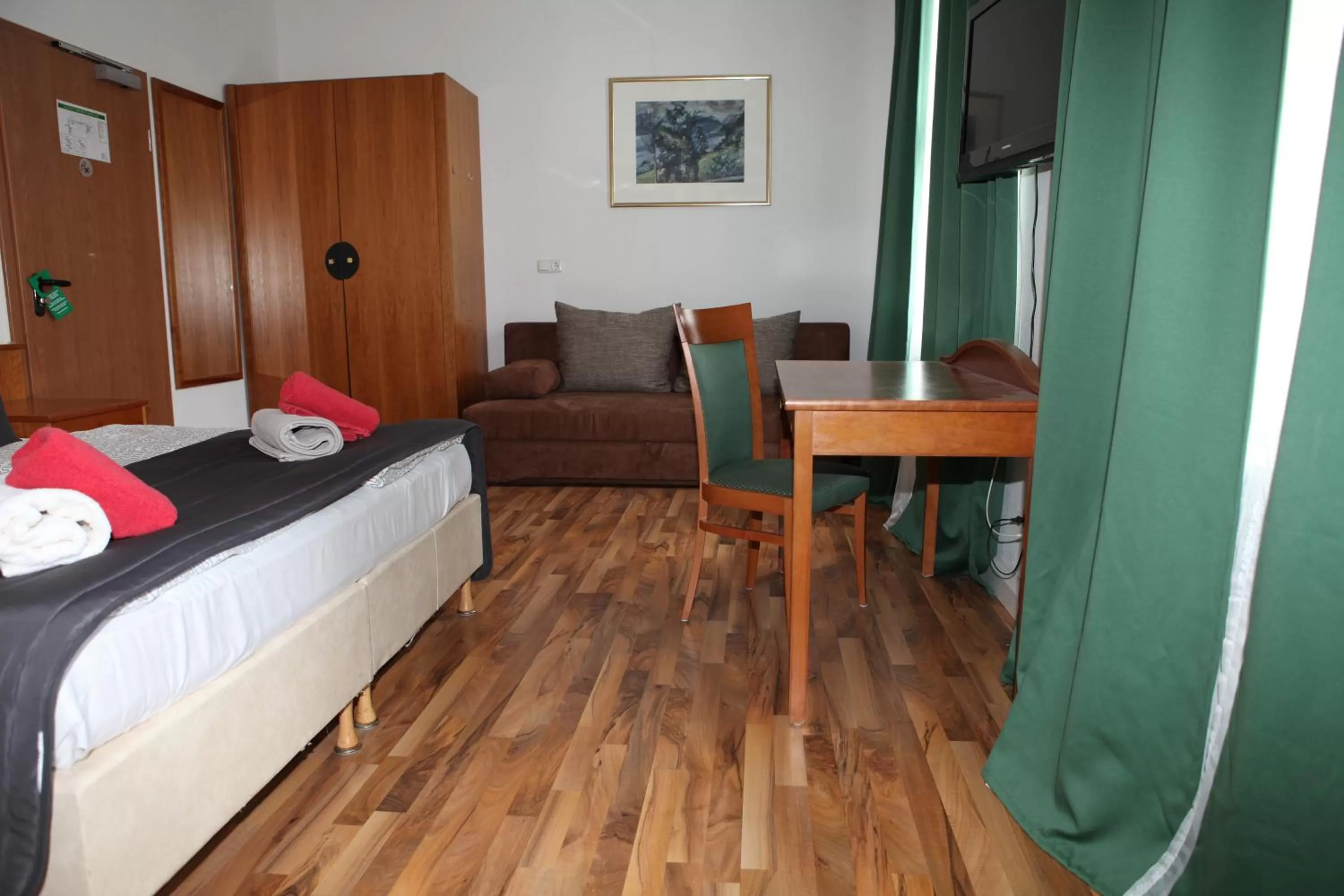 Photo of the whole room, Bed in Hotel Alt-Erfurt