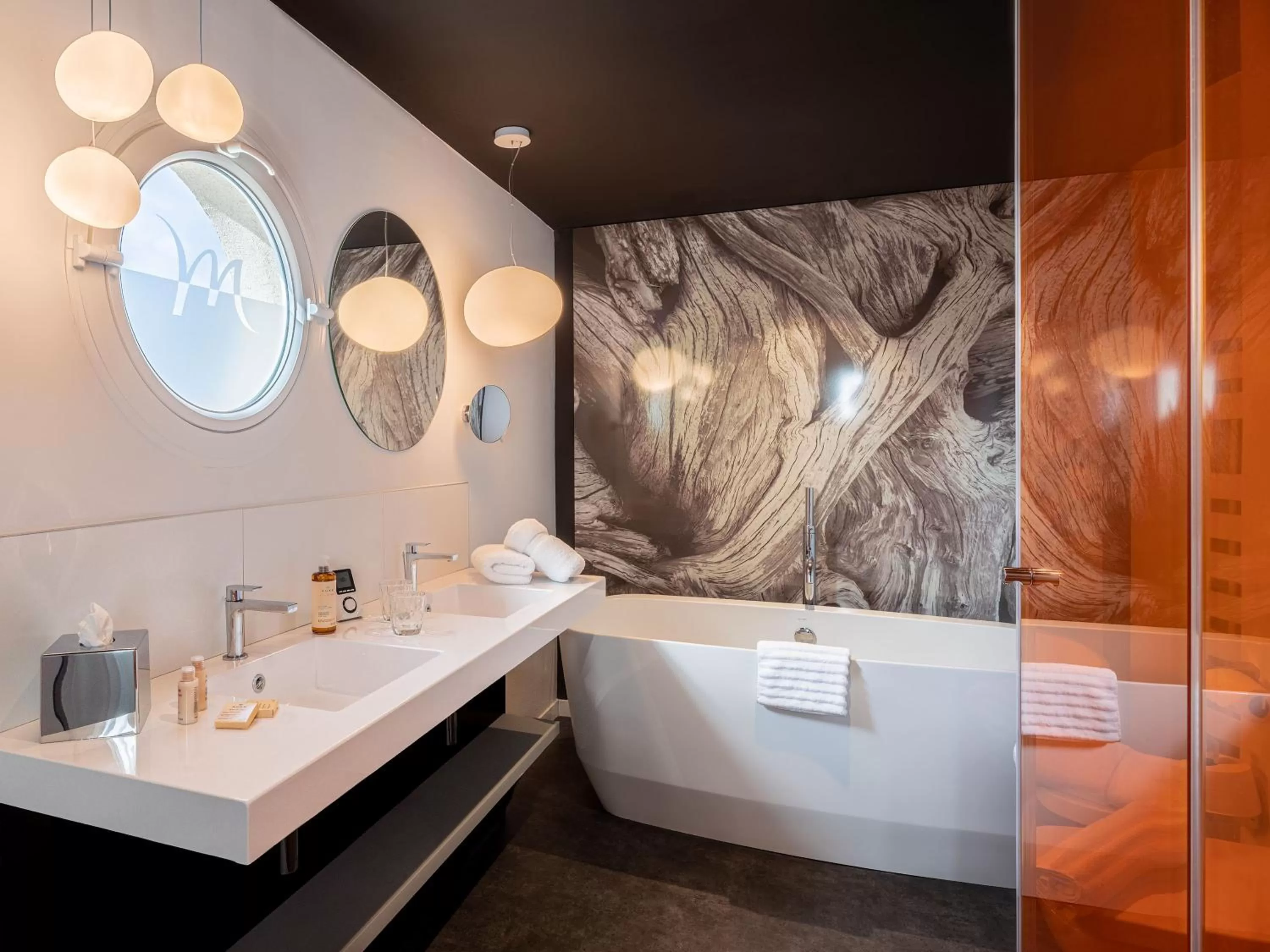 Bathroom in Mercure Valence