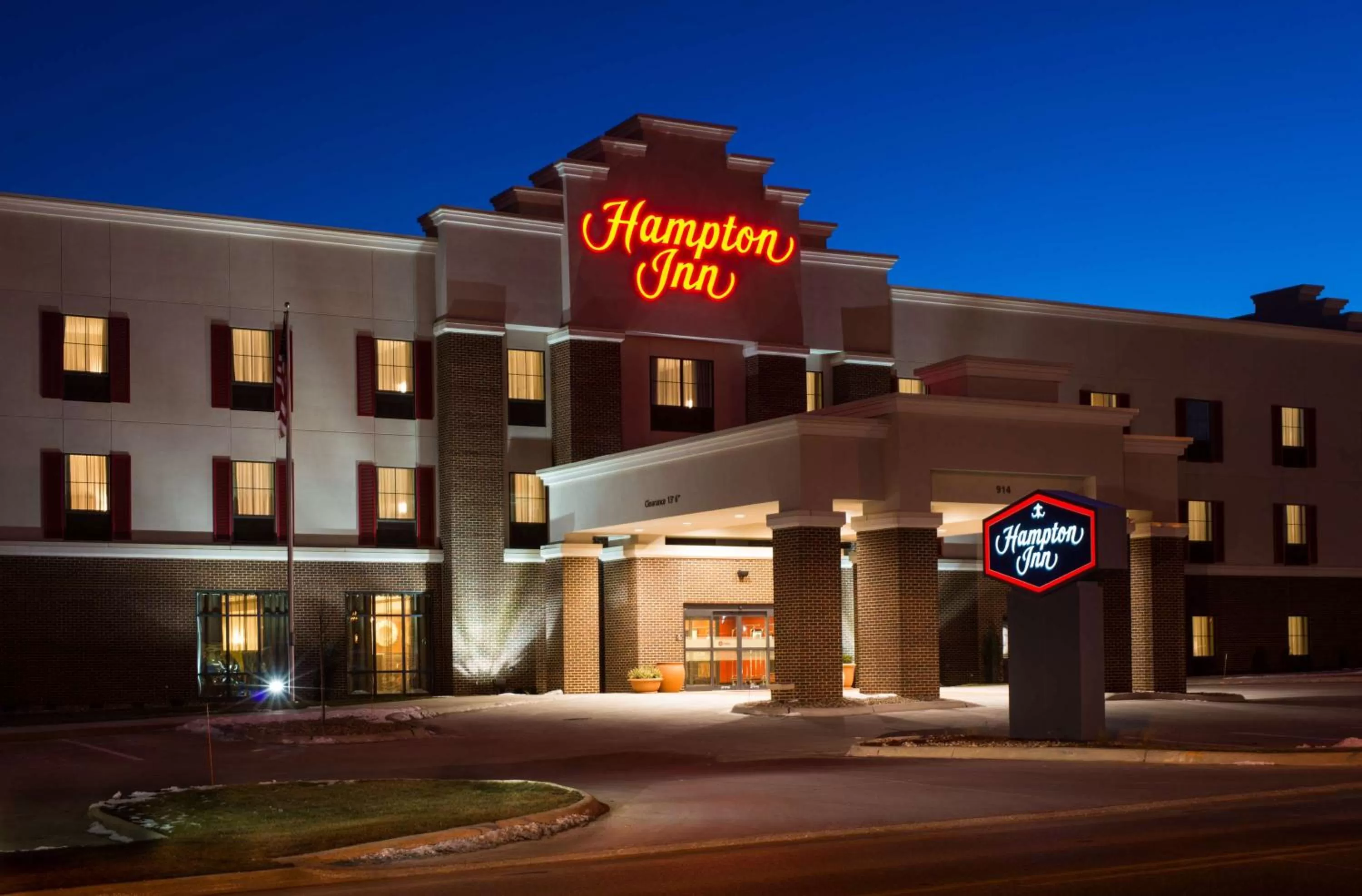 Property building in Hampton Inn Orange City