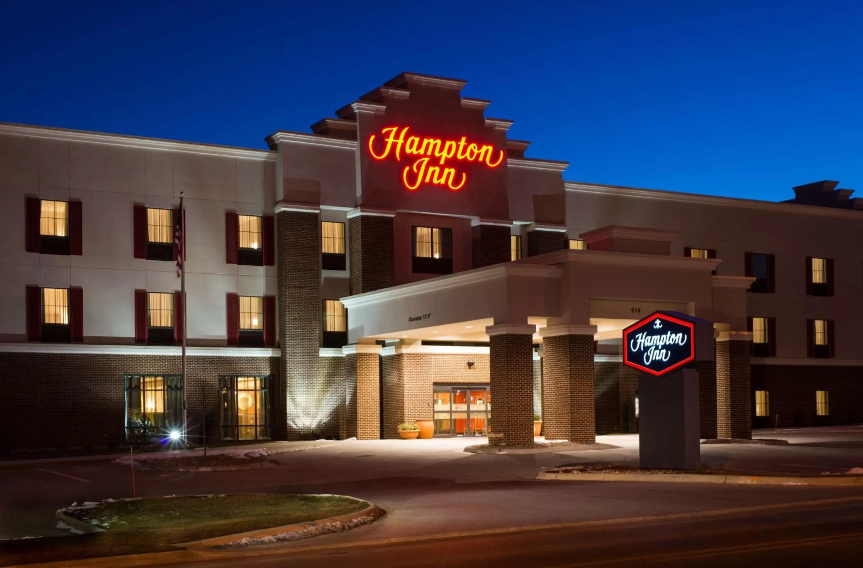 Property Building in Hampton Inn Orange City