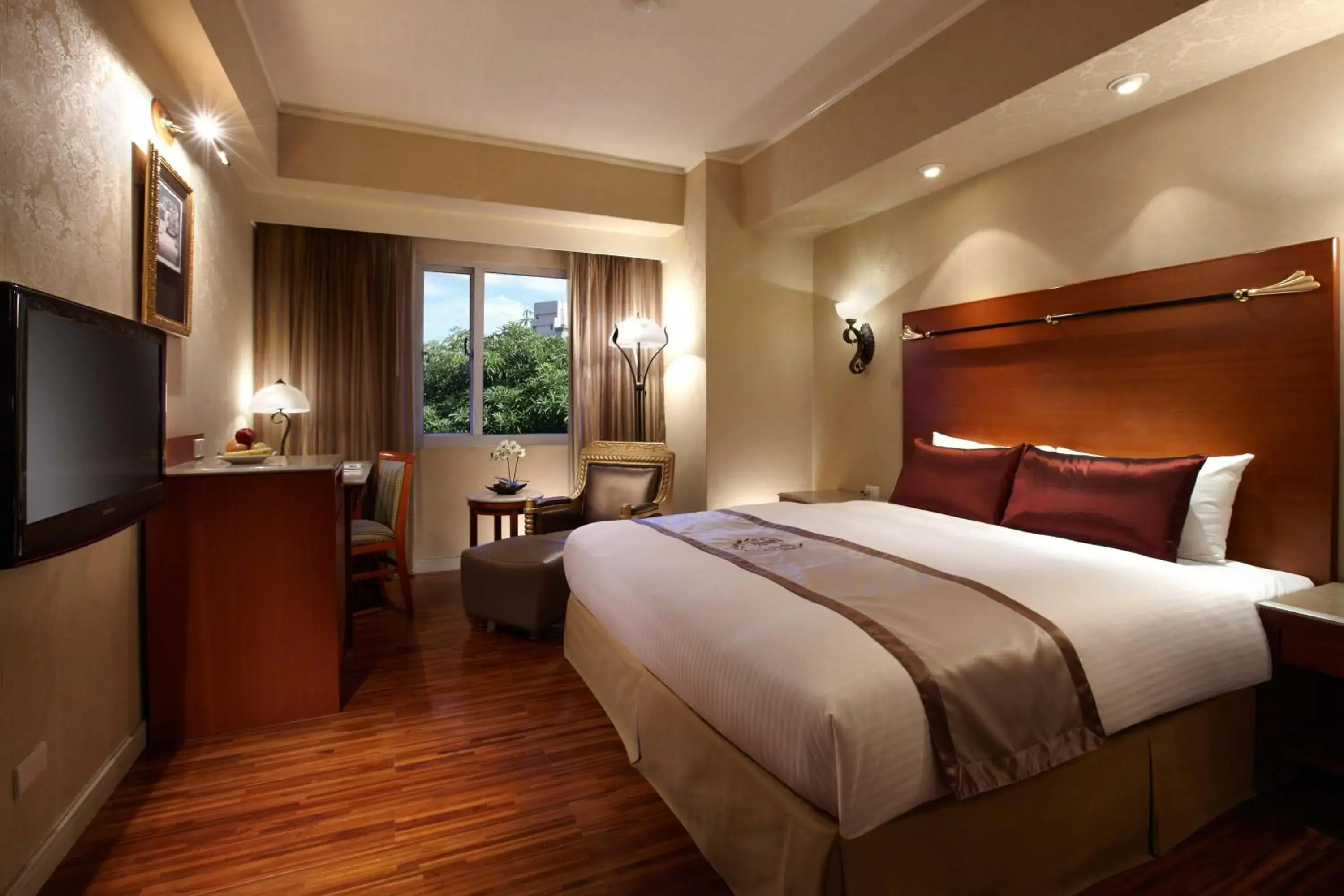 Bed in Charming City Hotel Hualien