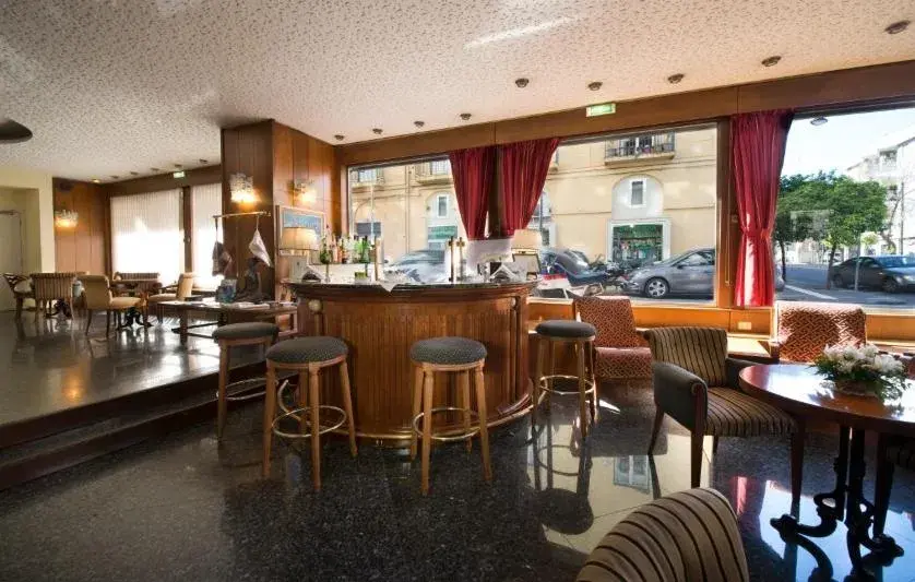 Lounge/Bar in Hotel Royal Palace