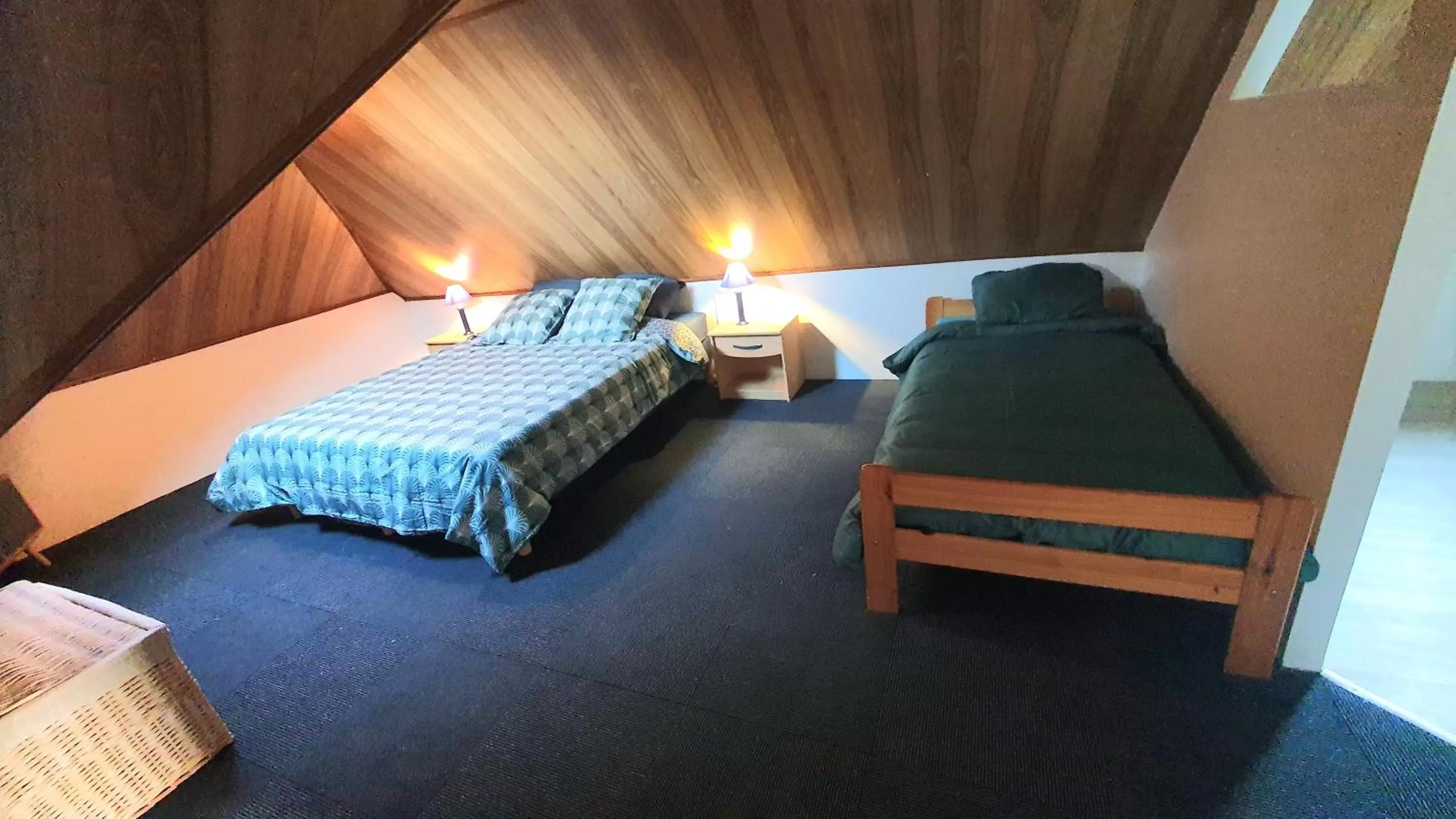 Bedroom, Bed in La Maison de la Côte des Légendes