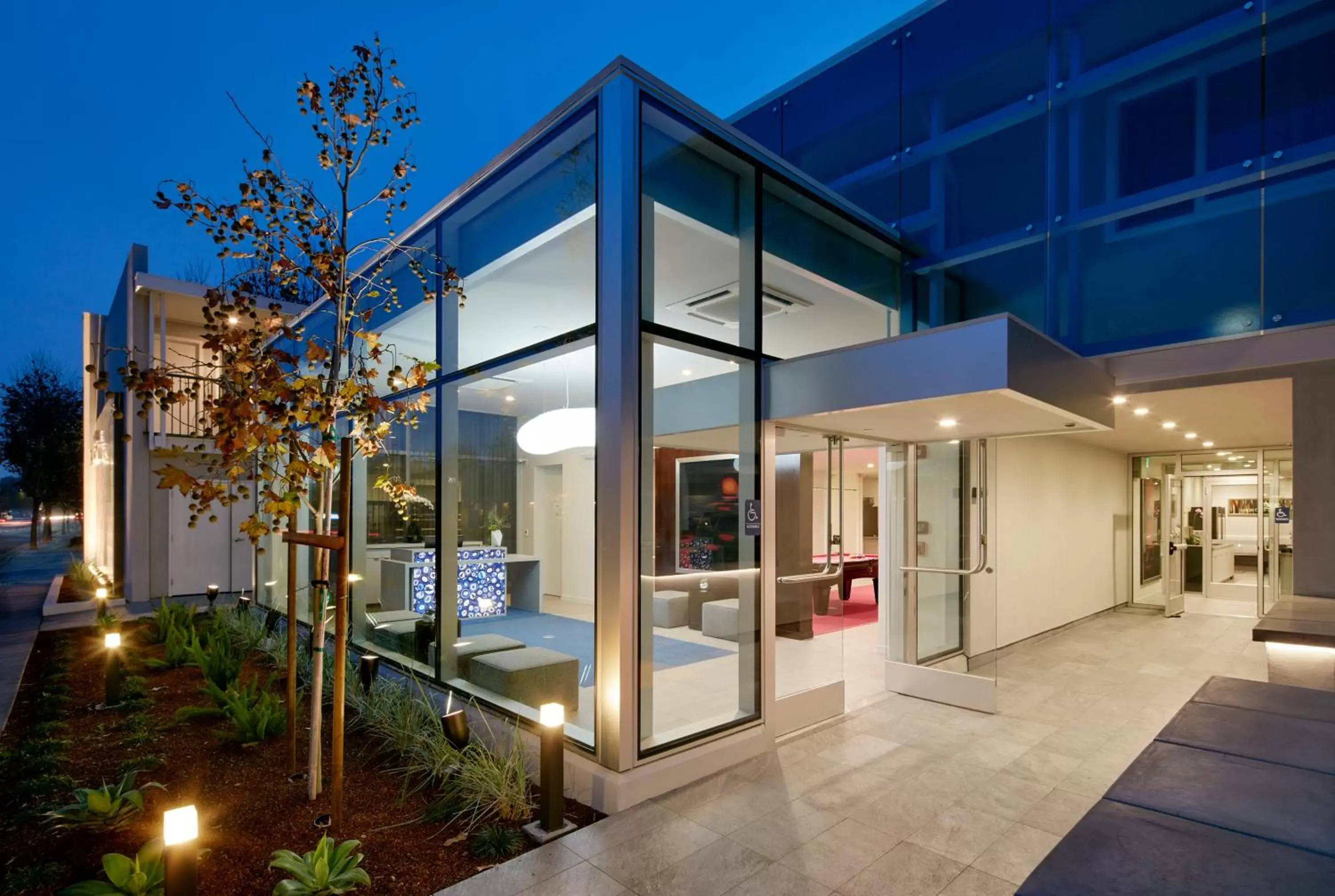 Facade/entrance in Hotel Lucent