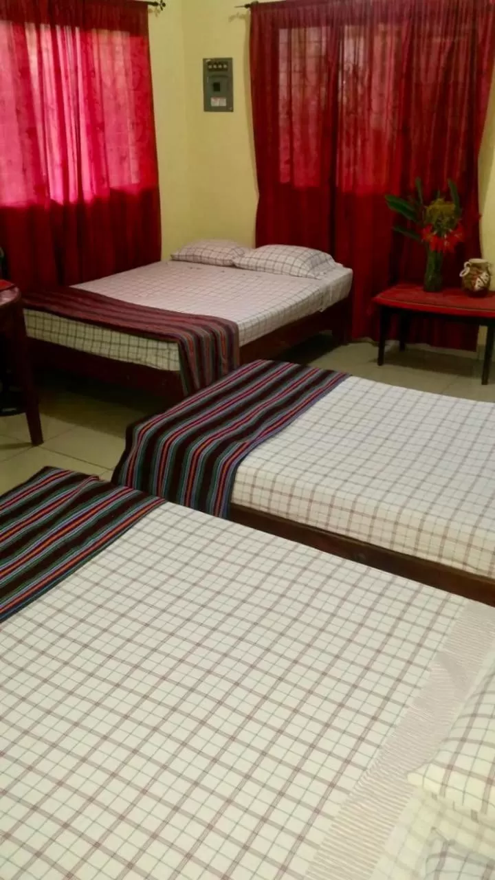 Bed in Hotel & Hostal Yaxkin Copan