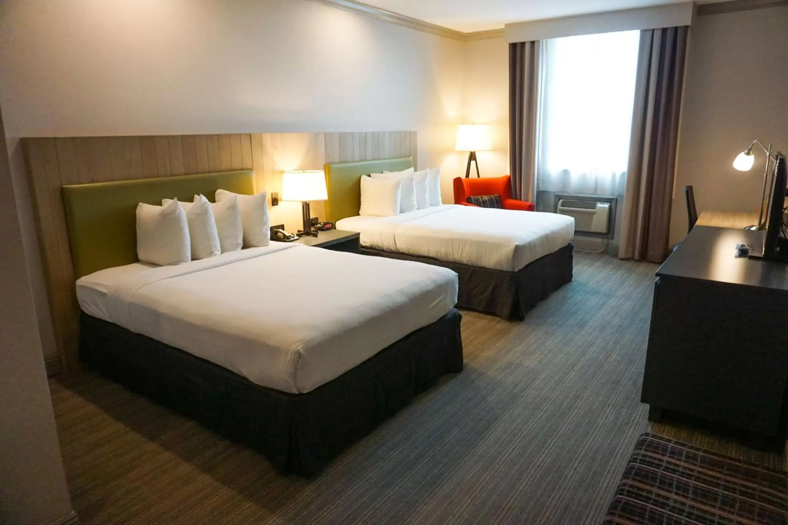 Photo of the whole room, Bed in Country Inn & Suites by Radisson, Metairie (New Orleans), LA