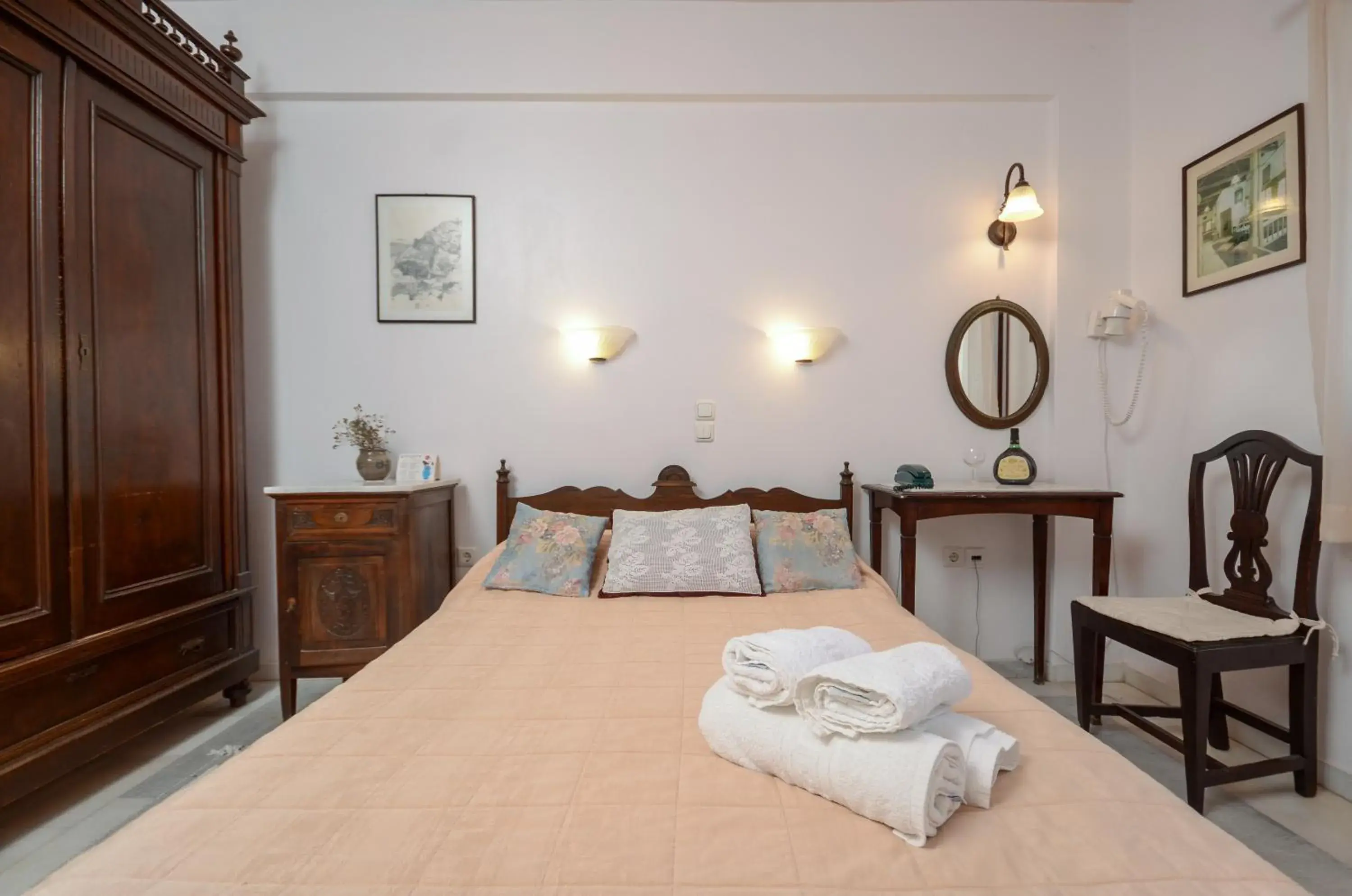 Bedroom, Bed in Chateau Zevgoli