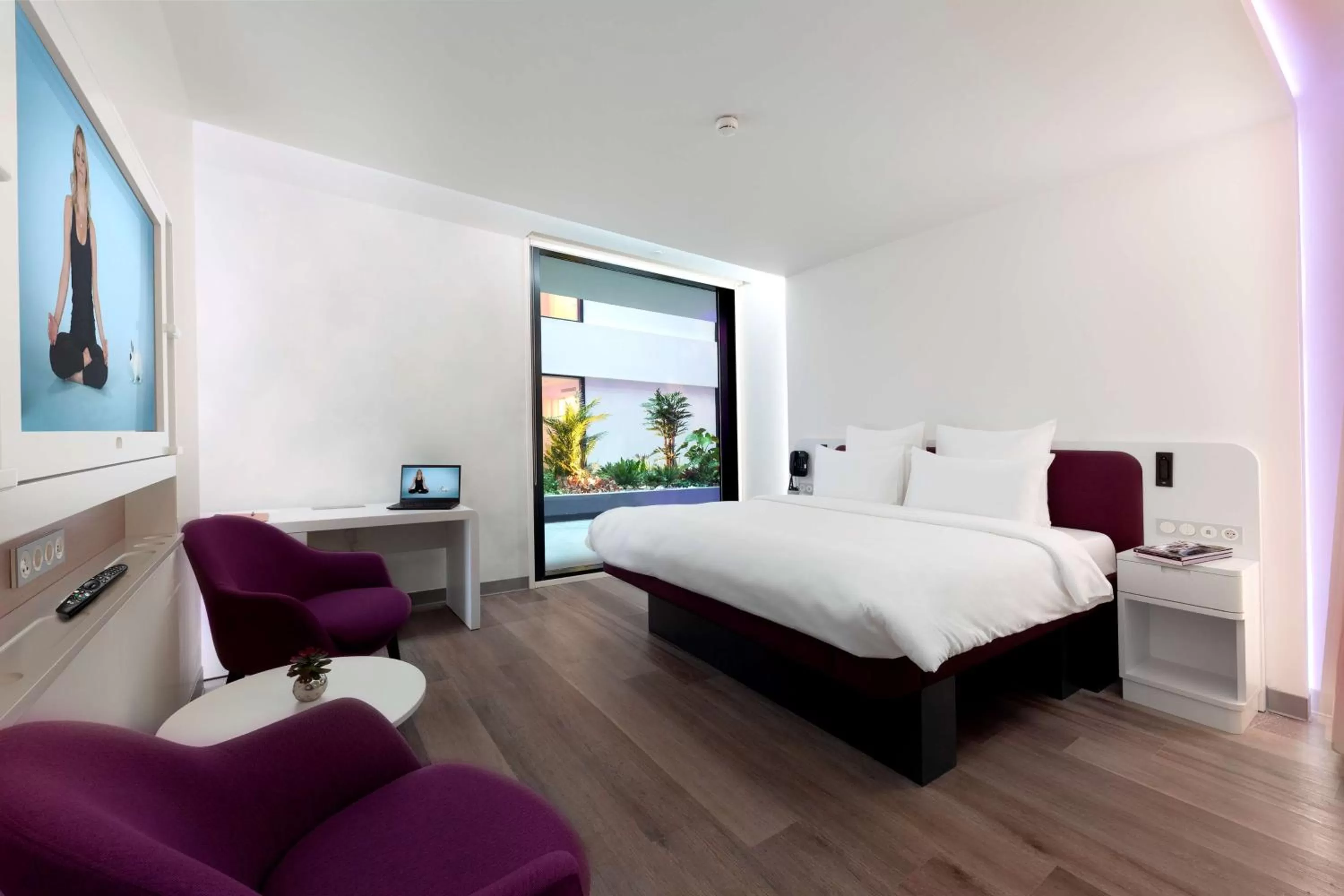Day, Bed in YOTELAIR Istanbul Airport, Duty free - International Transit area