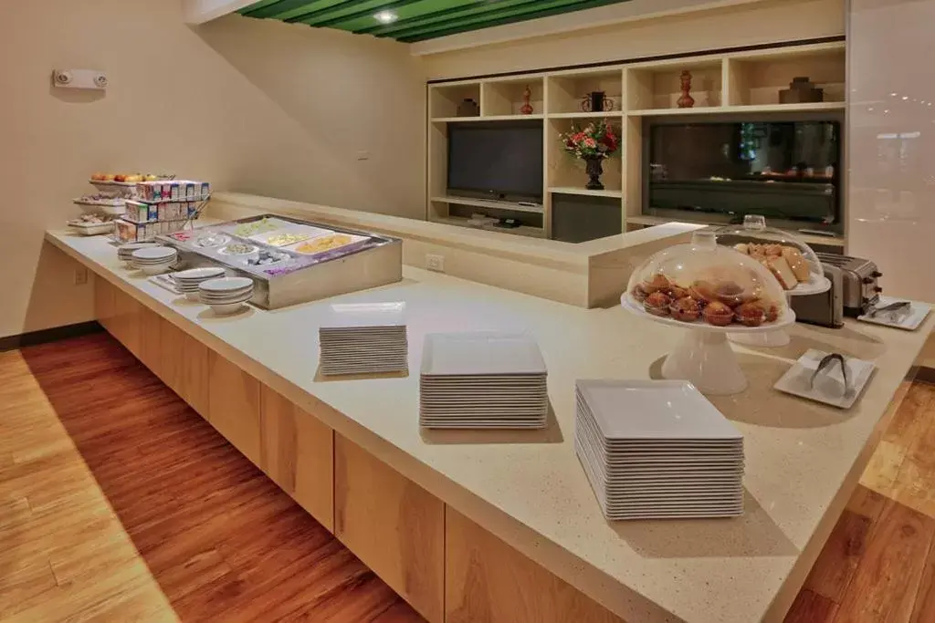 Restaurant/places to eat in Holiday Inn Roswell by IHG Restaurant/places to eat in Holiday Inn Roswell by IHG