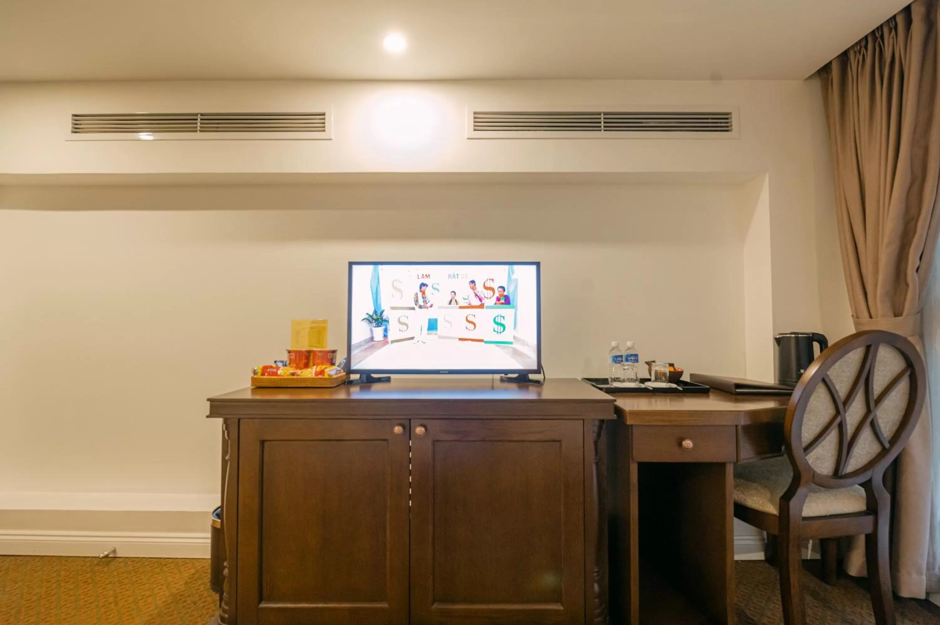 hair dresser in Marigold Hotel Hanoi