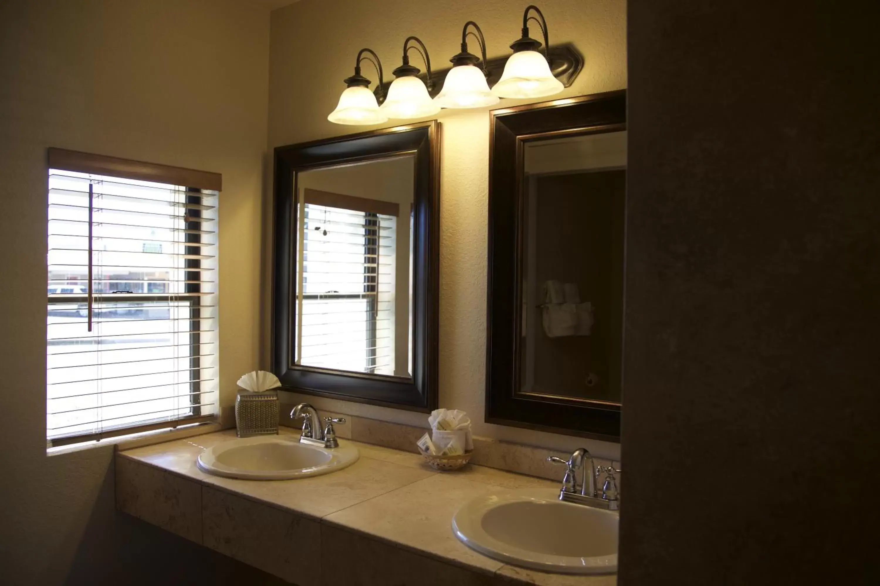 Bathroom in The Lodge on Route 66